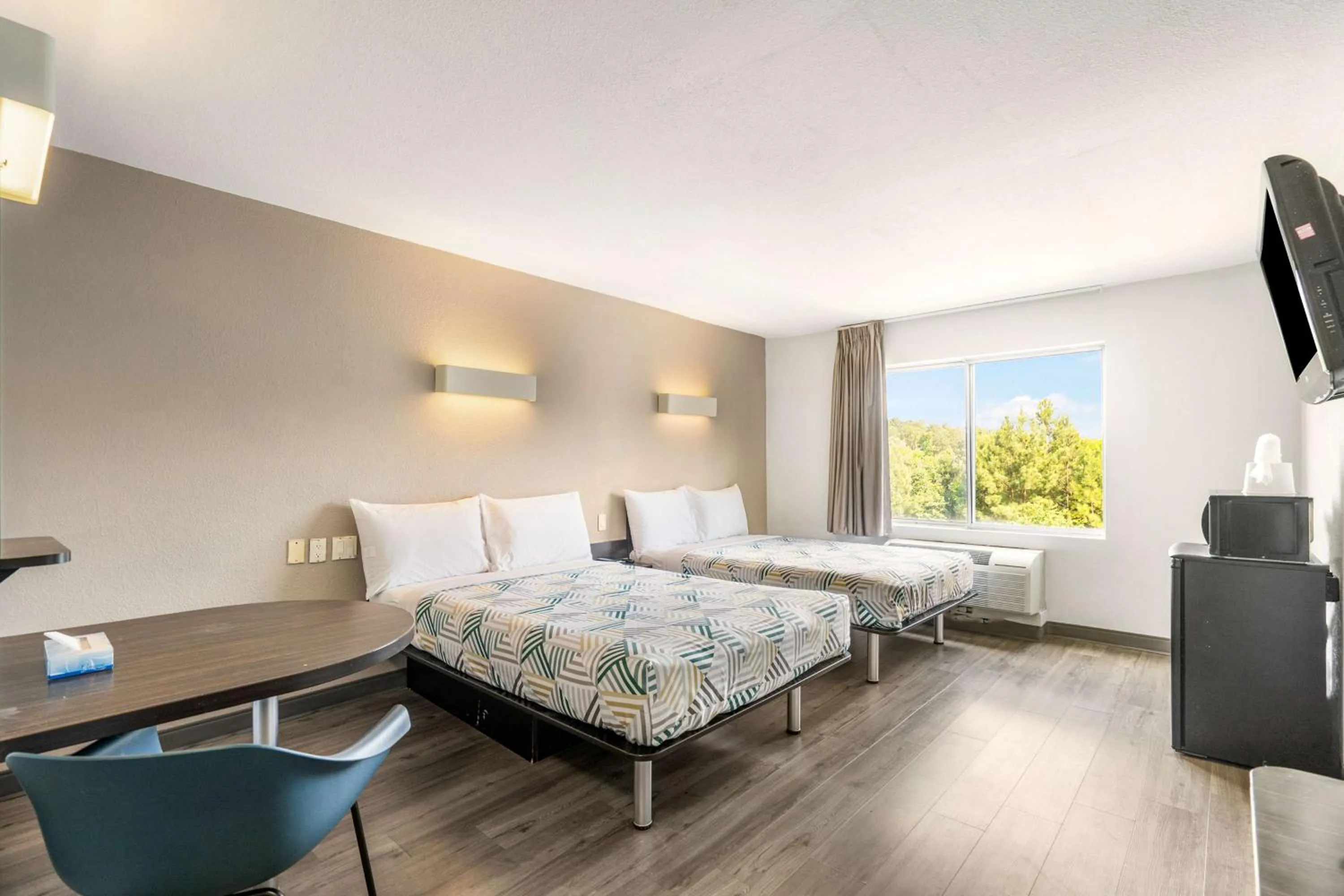 Bedroom, Bed in Motel 6 - Augusta, GA