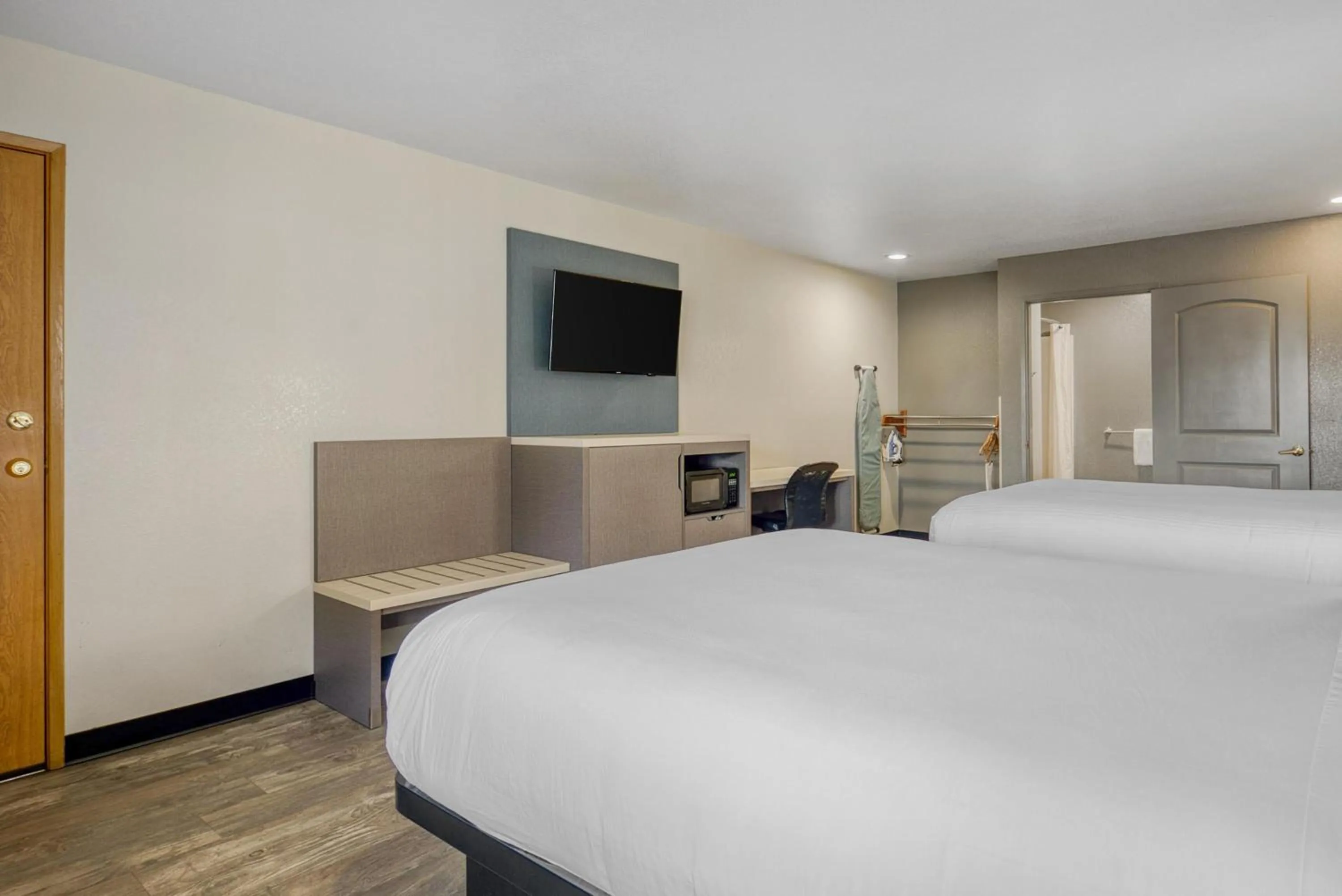 Bedroom, Bed in SureStay Hotel by Best Western Ukiah