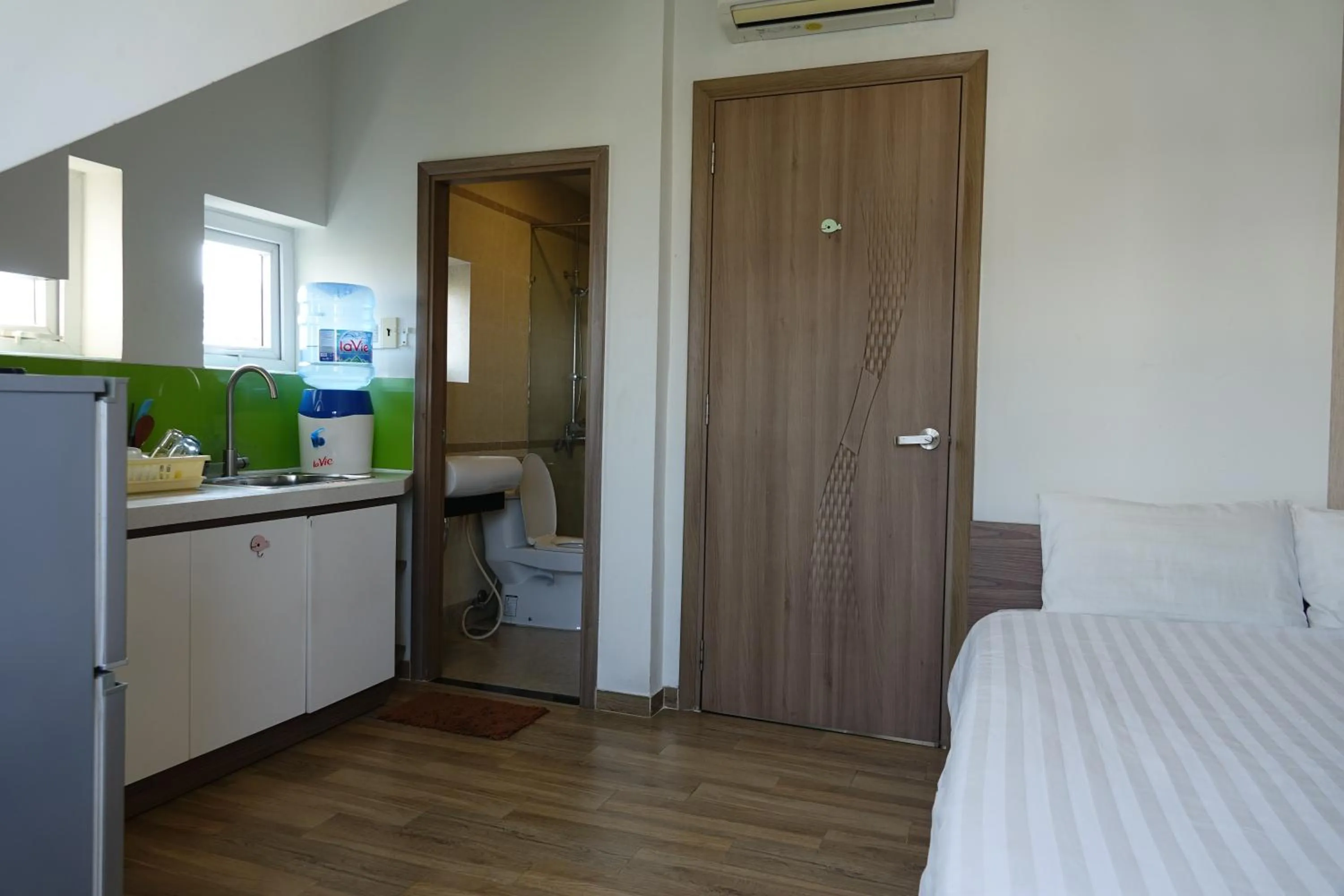 Shower, Bed in Spring Light Home