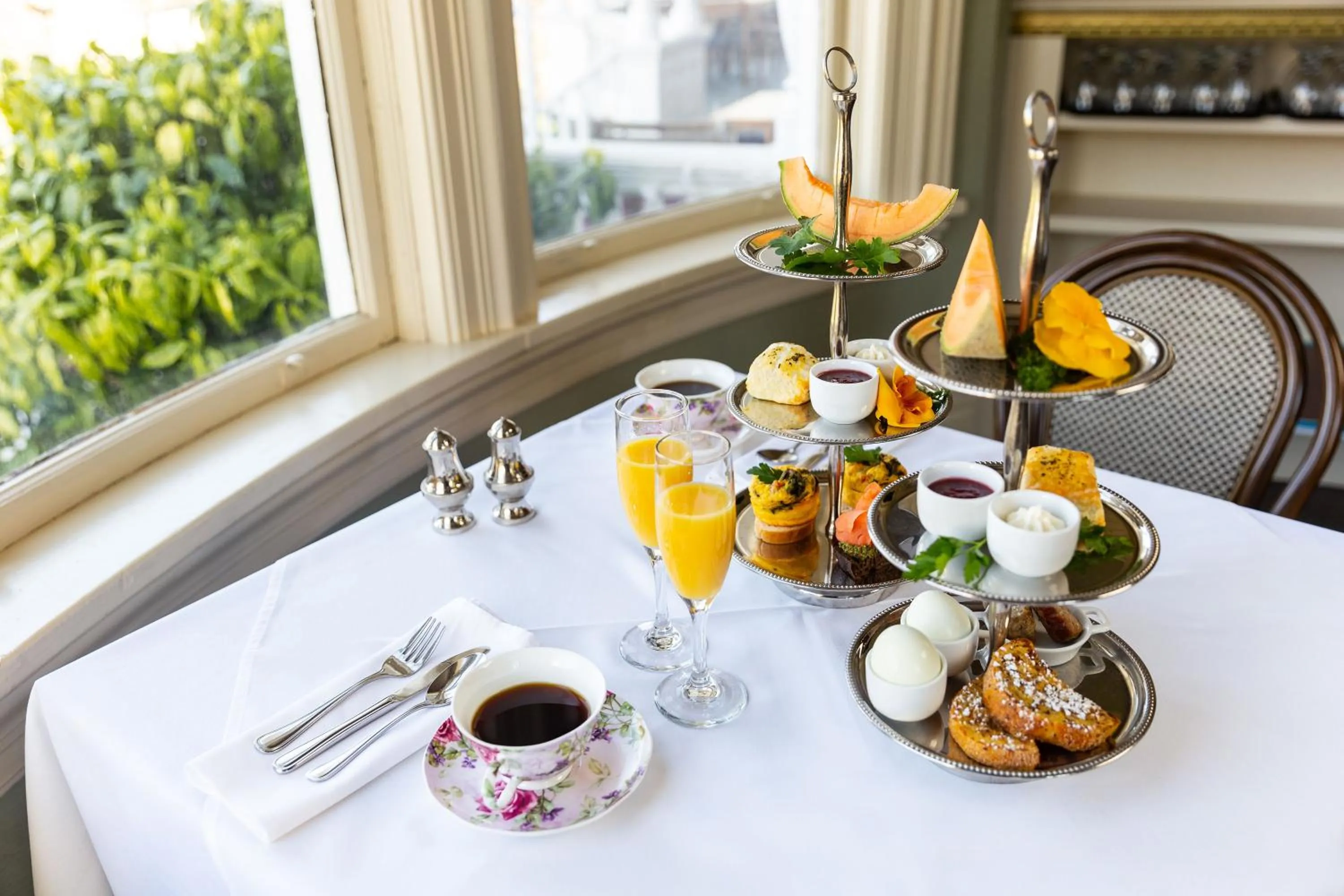 Breakfast in Pendray Inn and Tea House