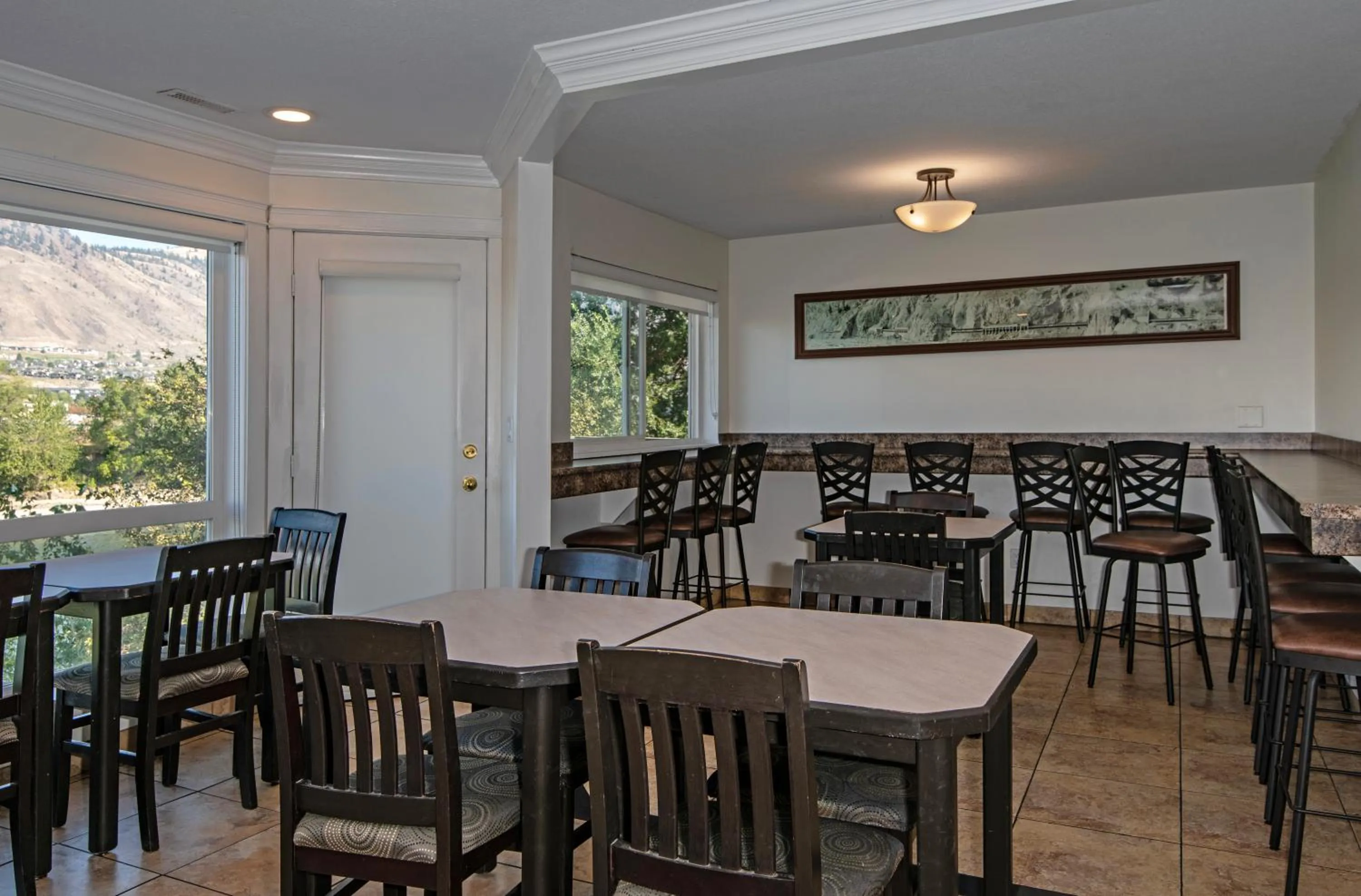 Breakfast in Riverland Inn & Suites