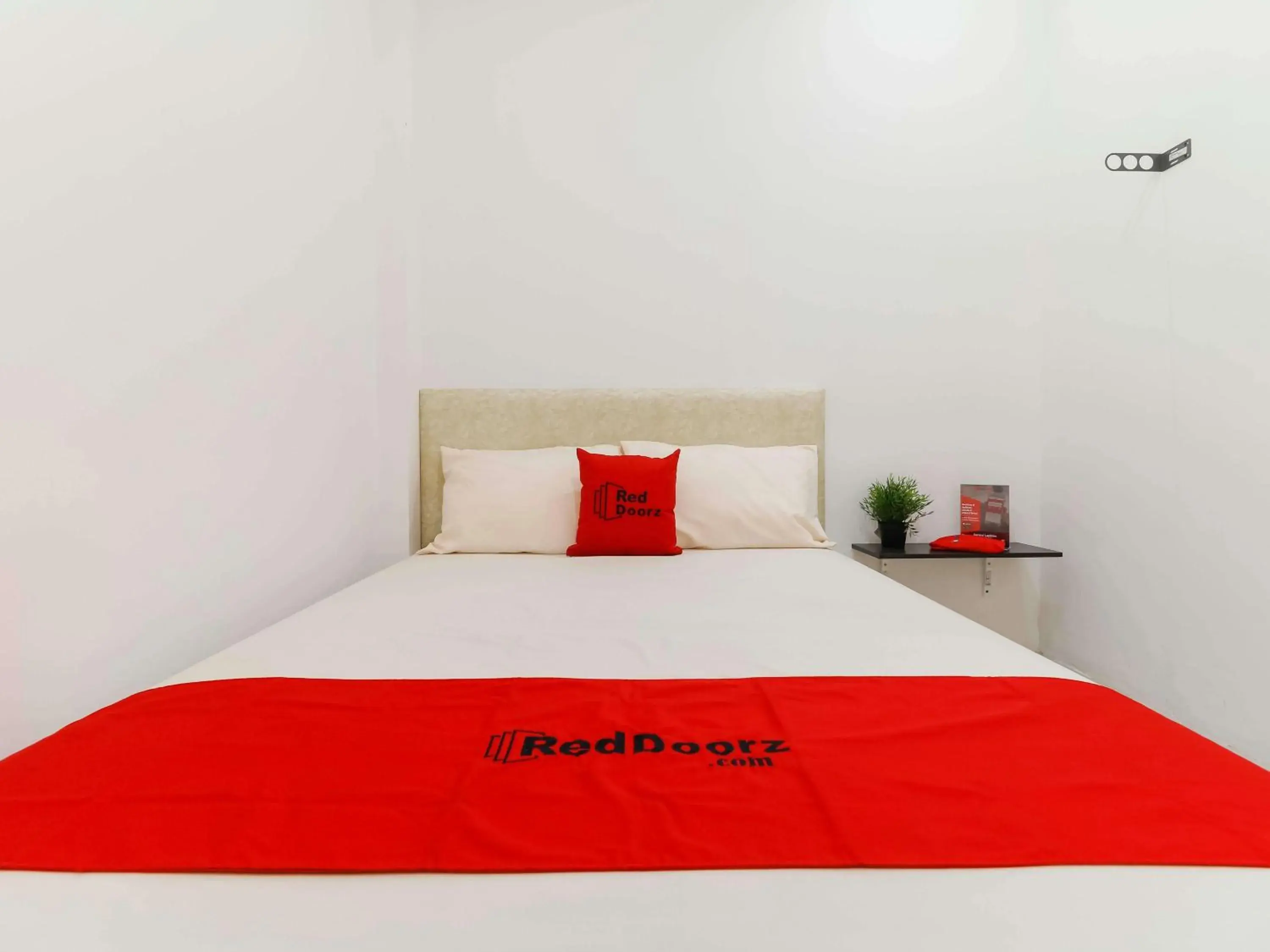 Bedroom, Bed in RedDoorz Plus @ Kapuk Business Park Bedroom, Bed in RedDoorz Plus @ Kapuk Business Park
