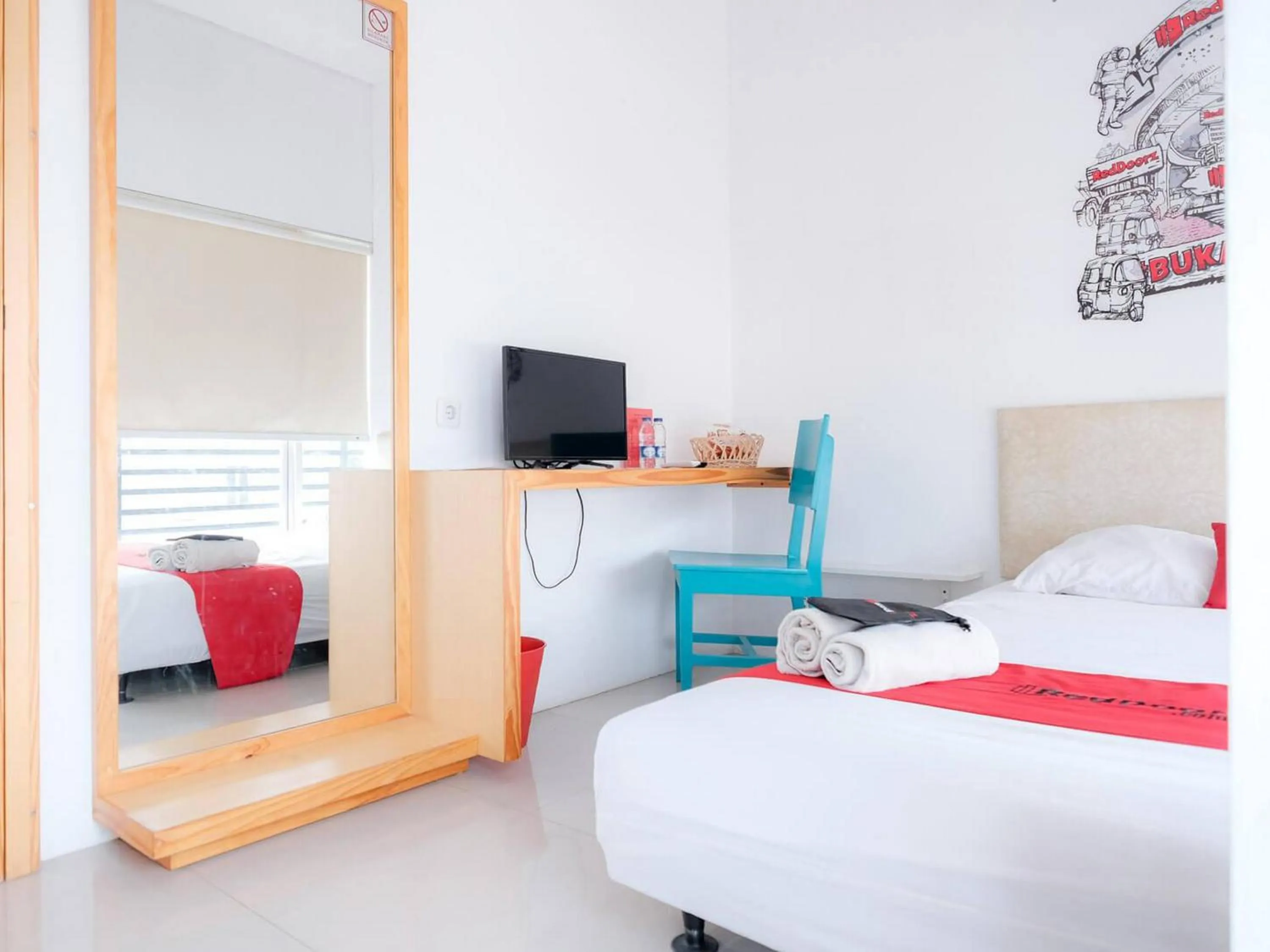 Bedroom, Bed in RedDoorz Plus @ Kapuk Business Park