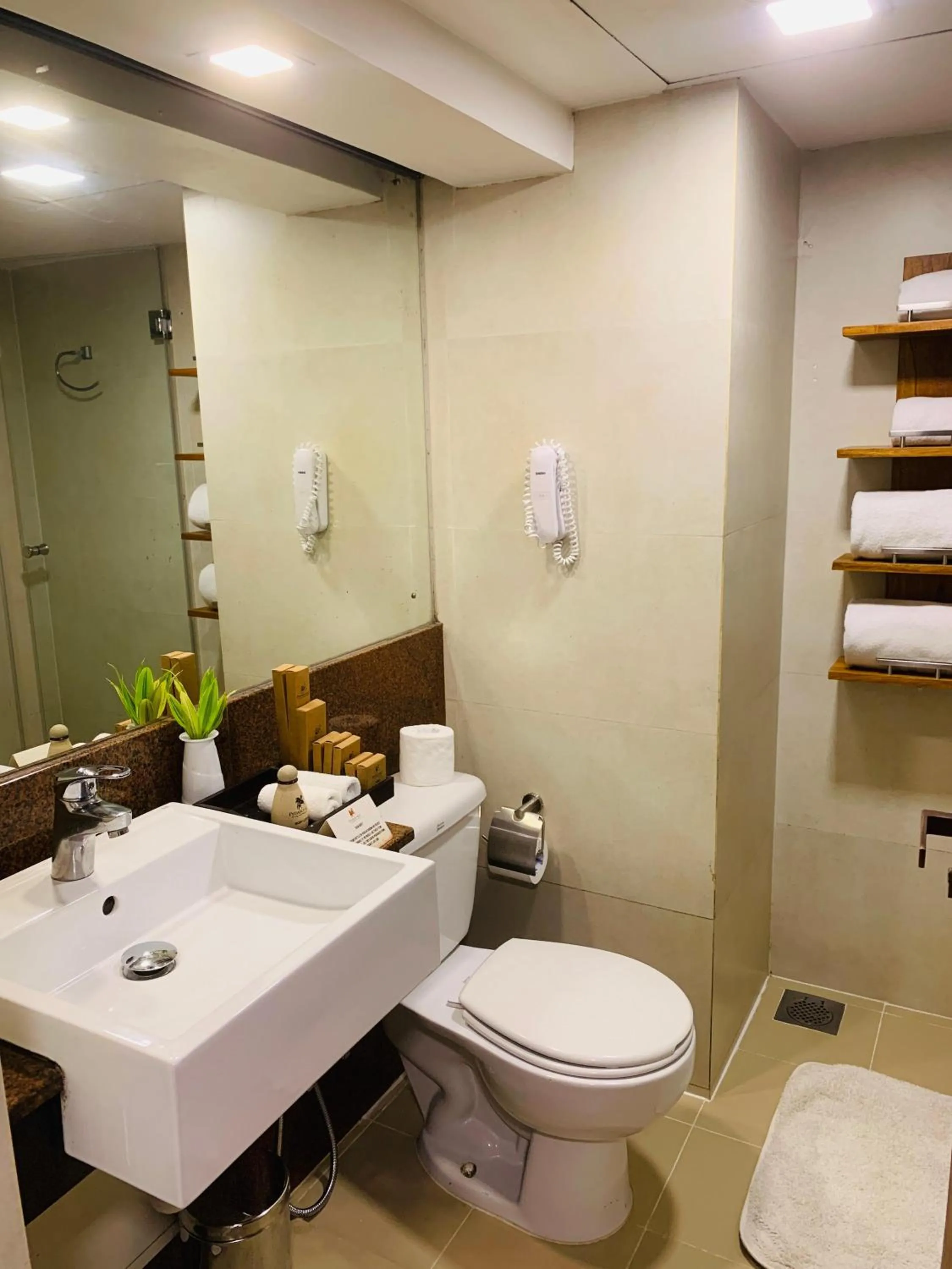 Bathroom in Pegasus Reef - A Beach Resort in Colombo