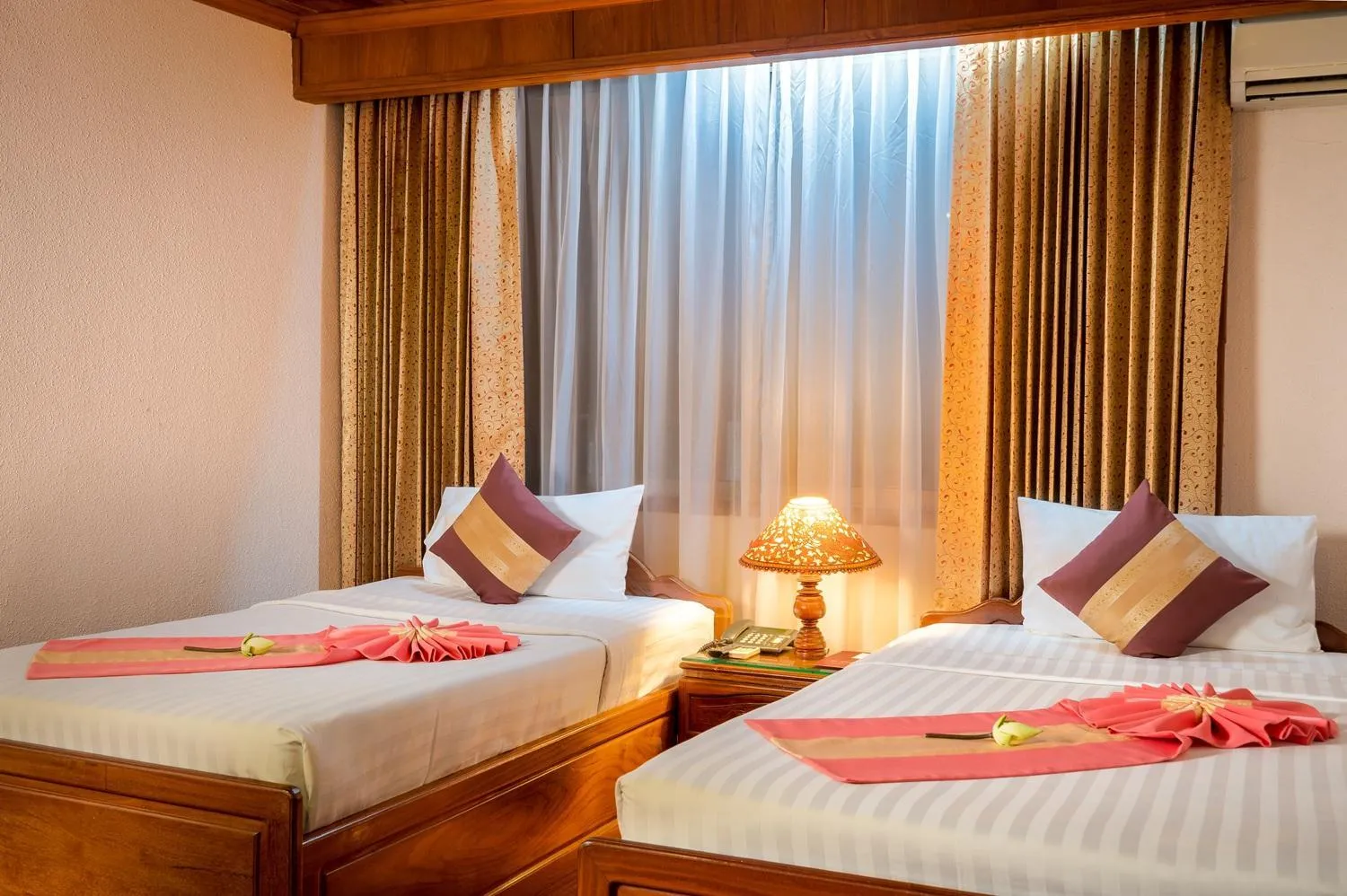 Bed in Ta Prohm Hotel & Spa