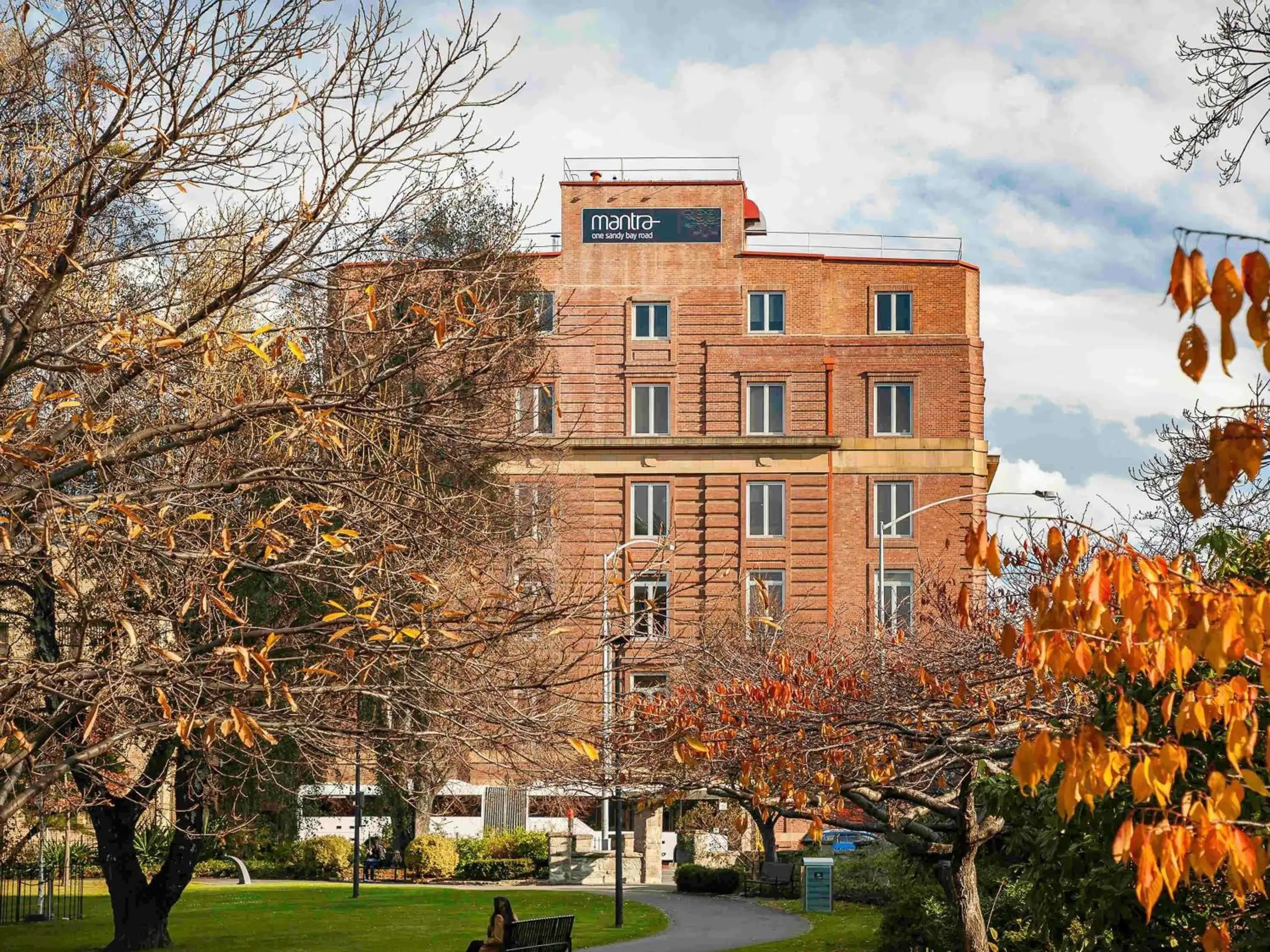 Property building in Mantra One Sandy Bay Road Property building in Mantra One Sandy Bay Road