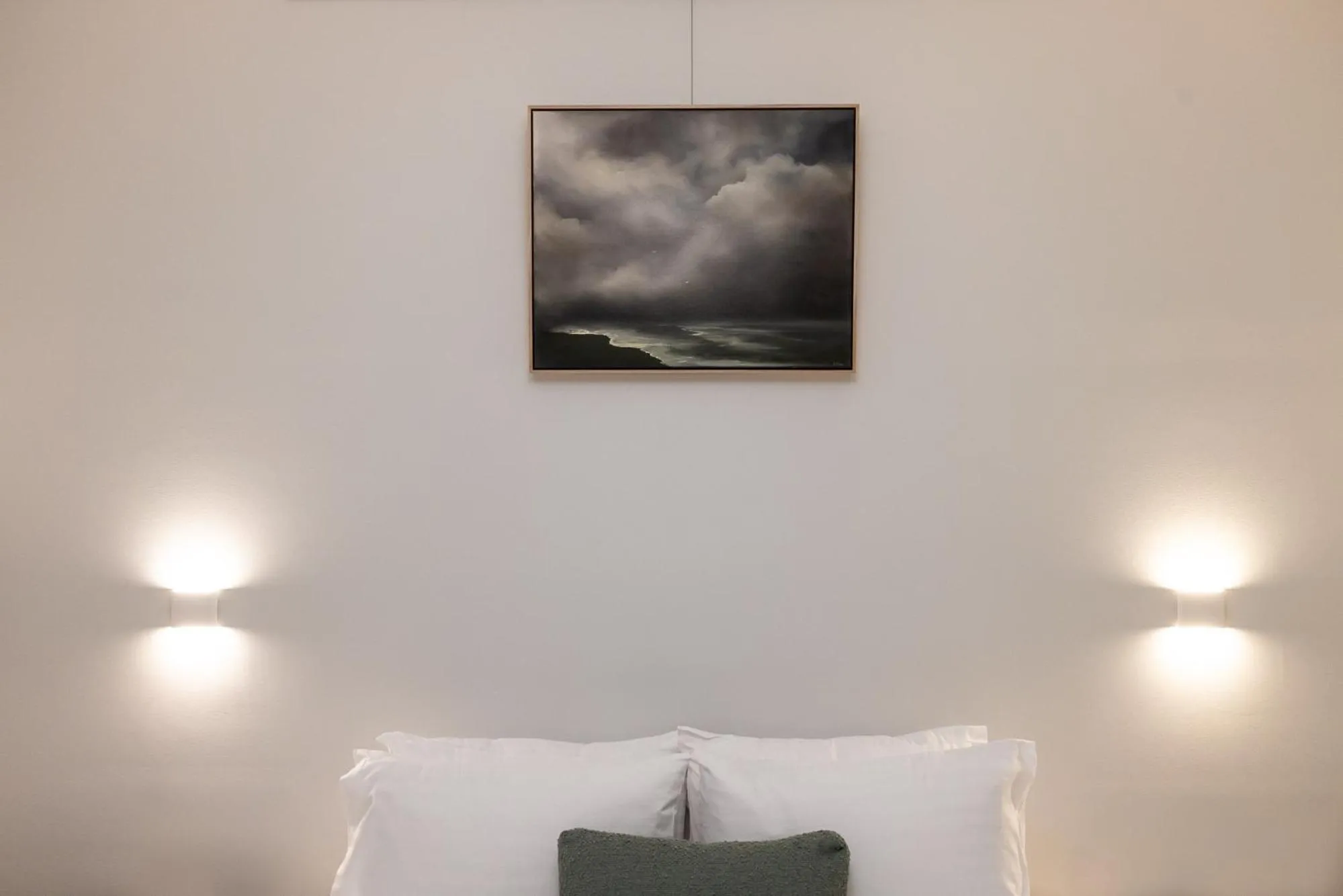 Bedroom, Bed in Mantra One Sandy Bay Road