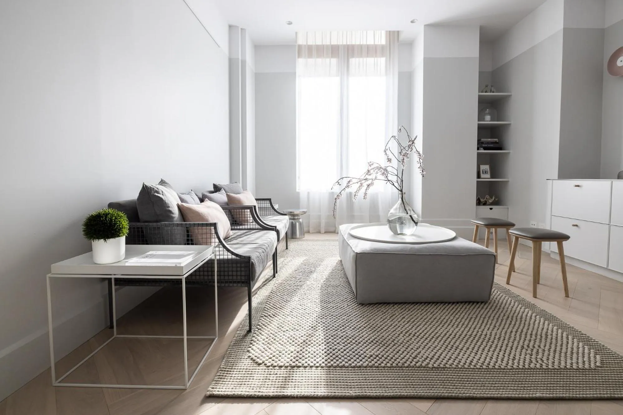 Photo of the whole room, Bed in Mantra One Sandy Bay Road