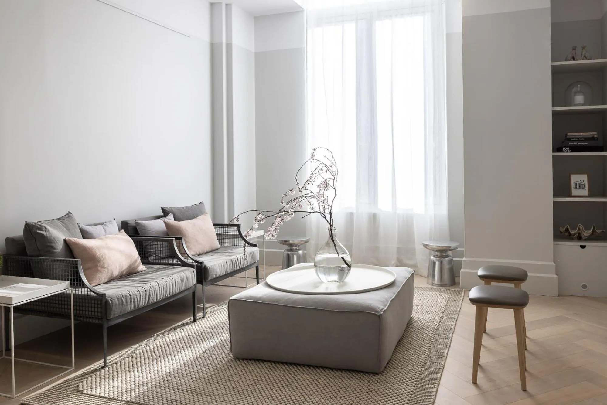 Seating area in Mantra One Sandy Bay Road