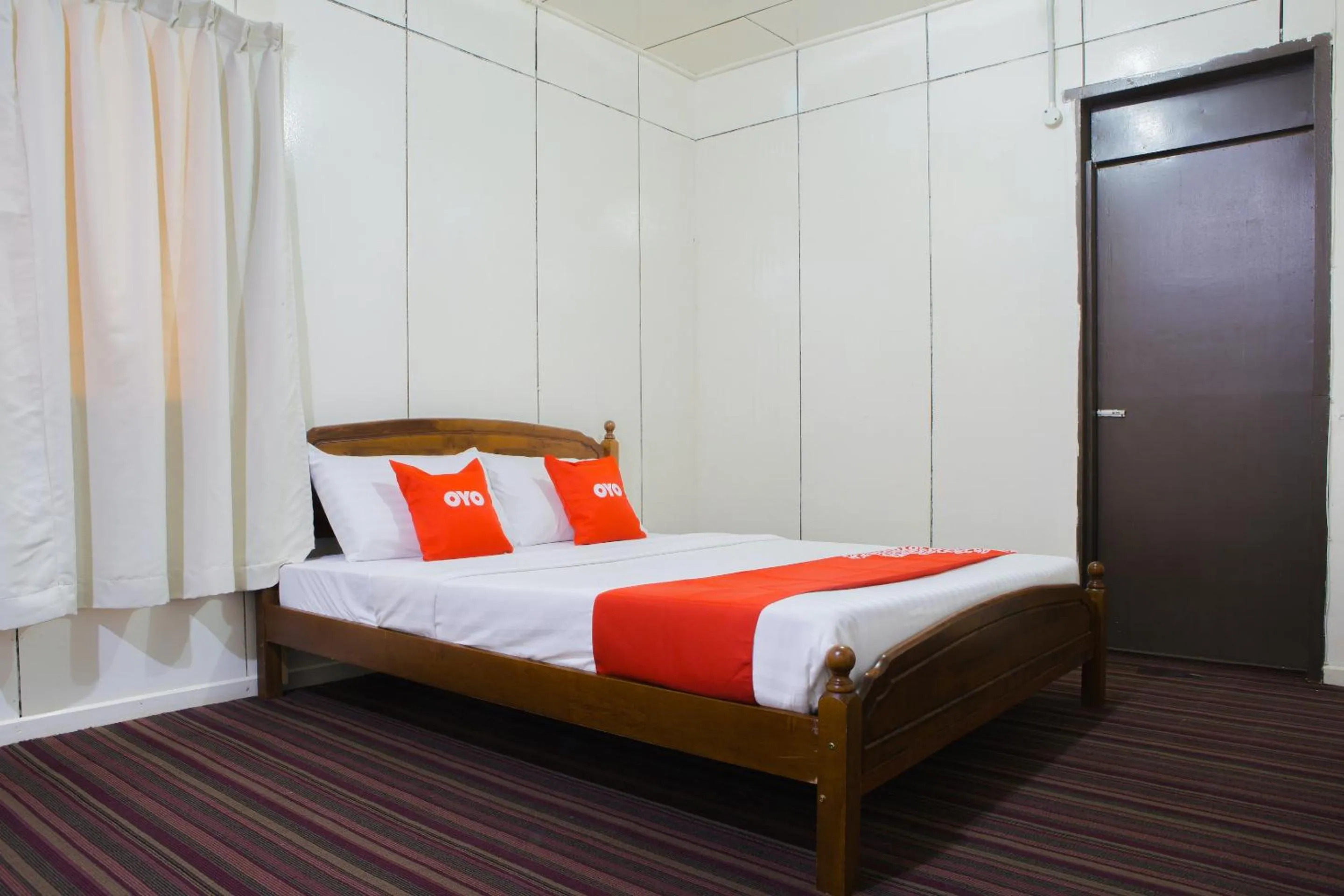 Bedroom, Bed in Hotel O The 7 Lodge Tambunan