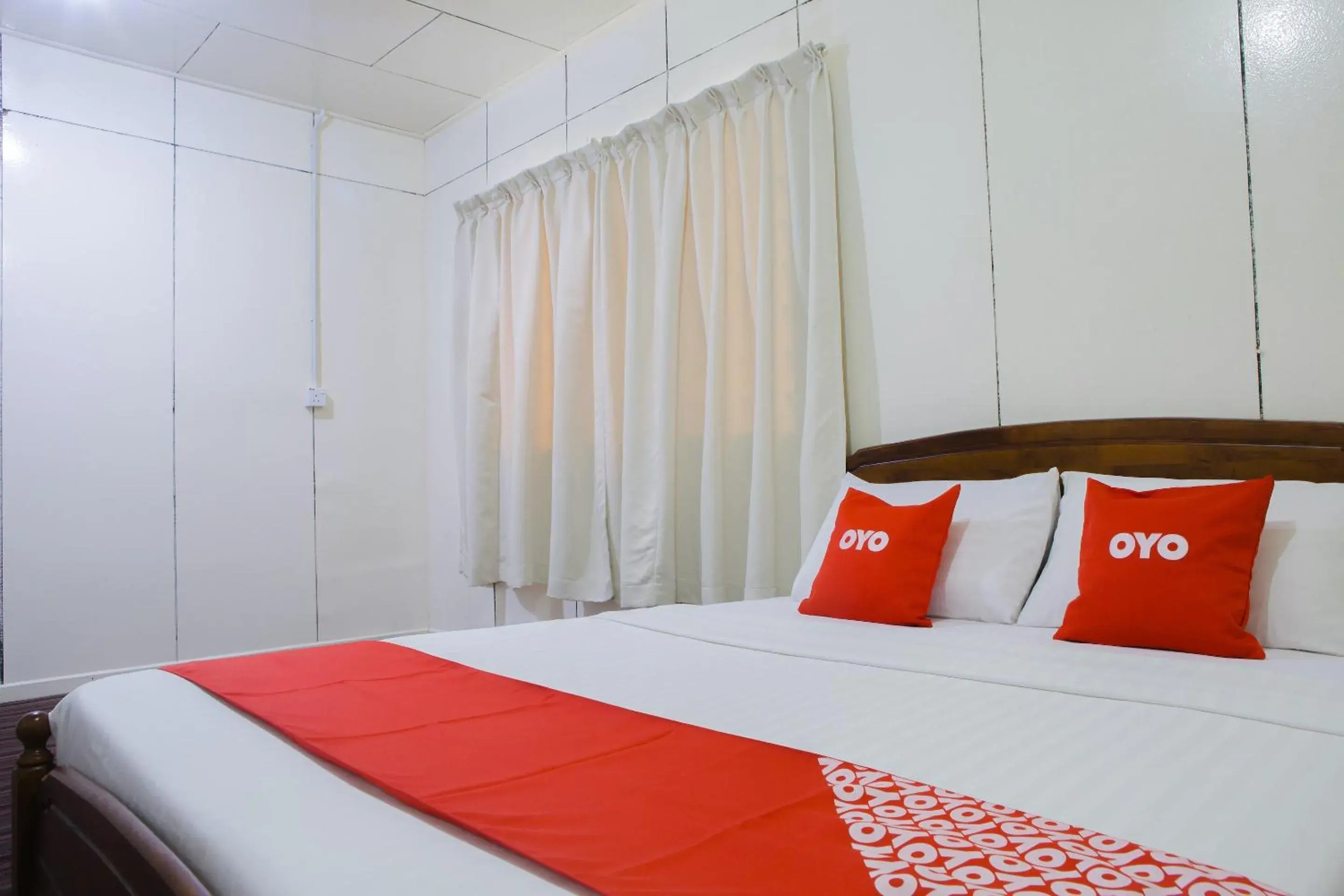 Bedroom, Bed in The 7 Lodge Tambunan