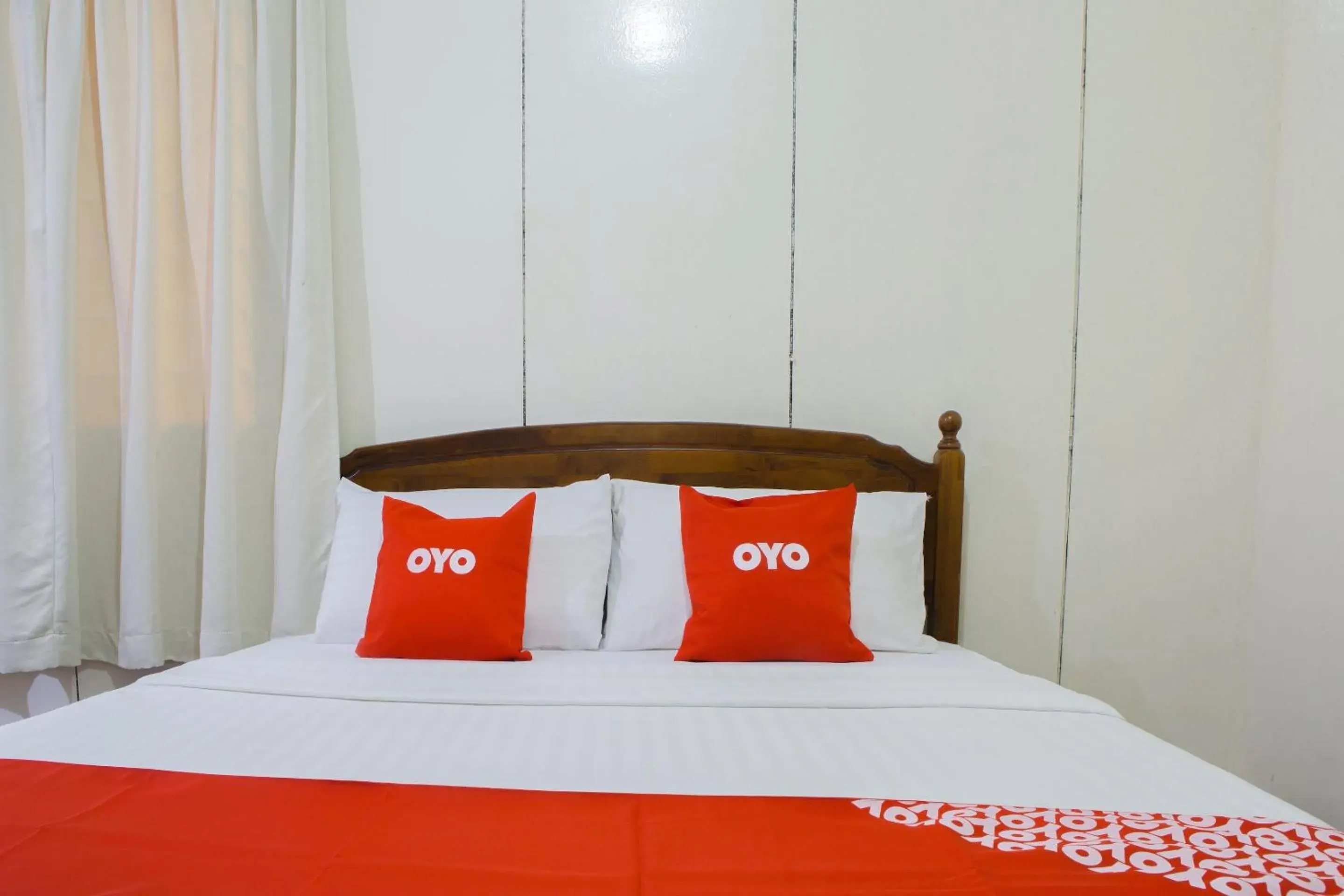 Bedroom, Bed in The 7 Lodge Tambunan