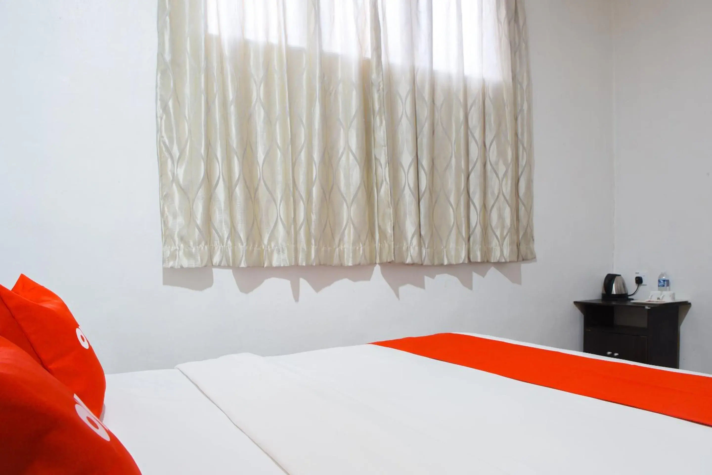 Bedroom, Bed in The 7 Lodge Tambunan