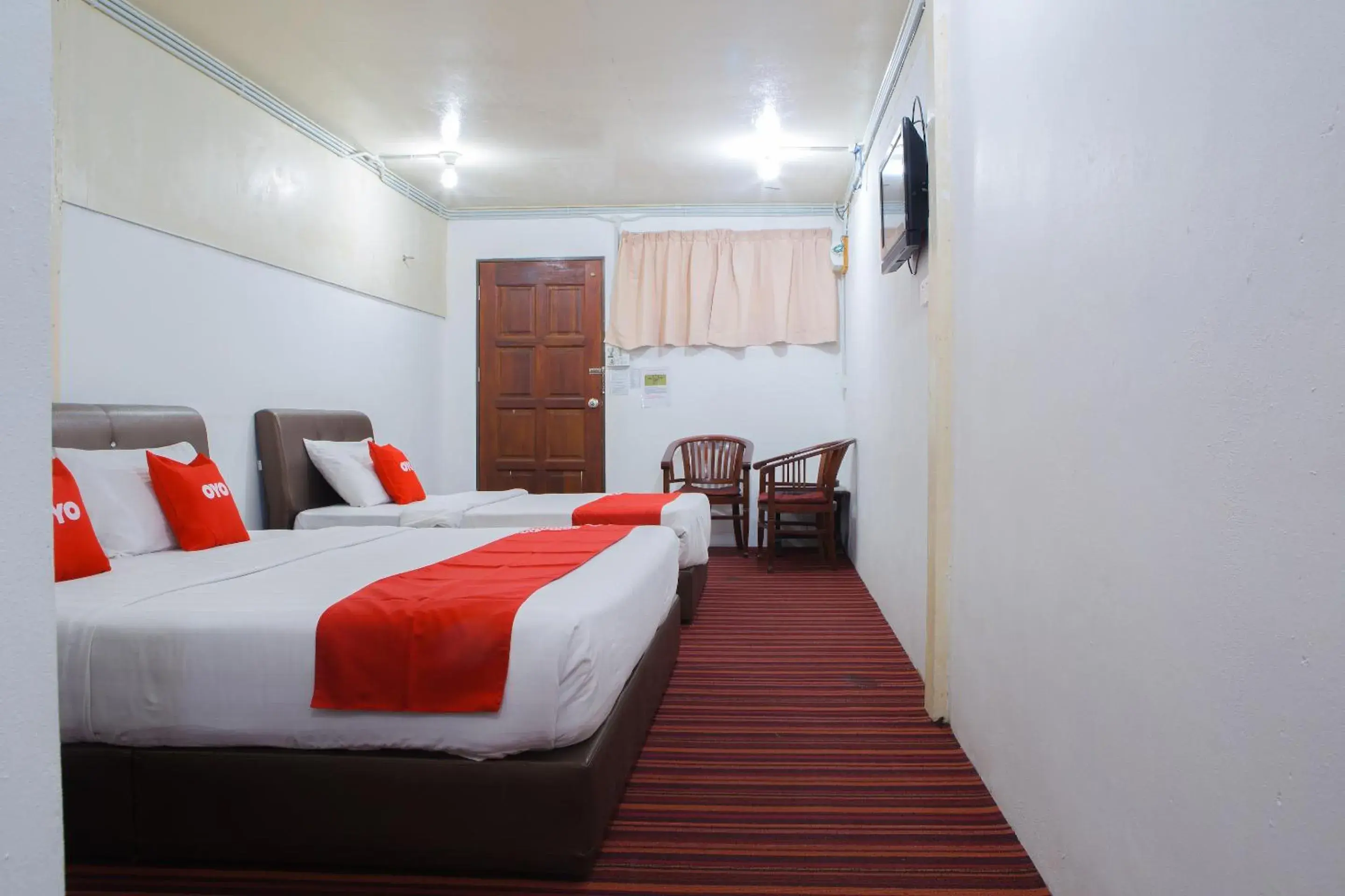 Bedroom, Bed in The 7 Lodge Tambunan