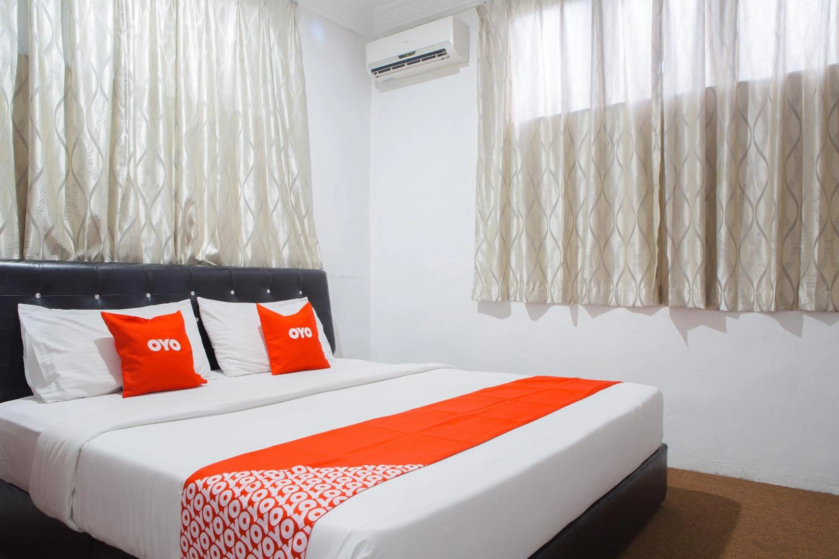 Bedroom, Bed in Hotel O The 7 Lodge Tambunan