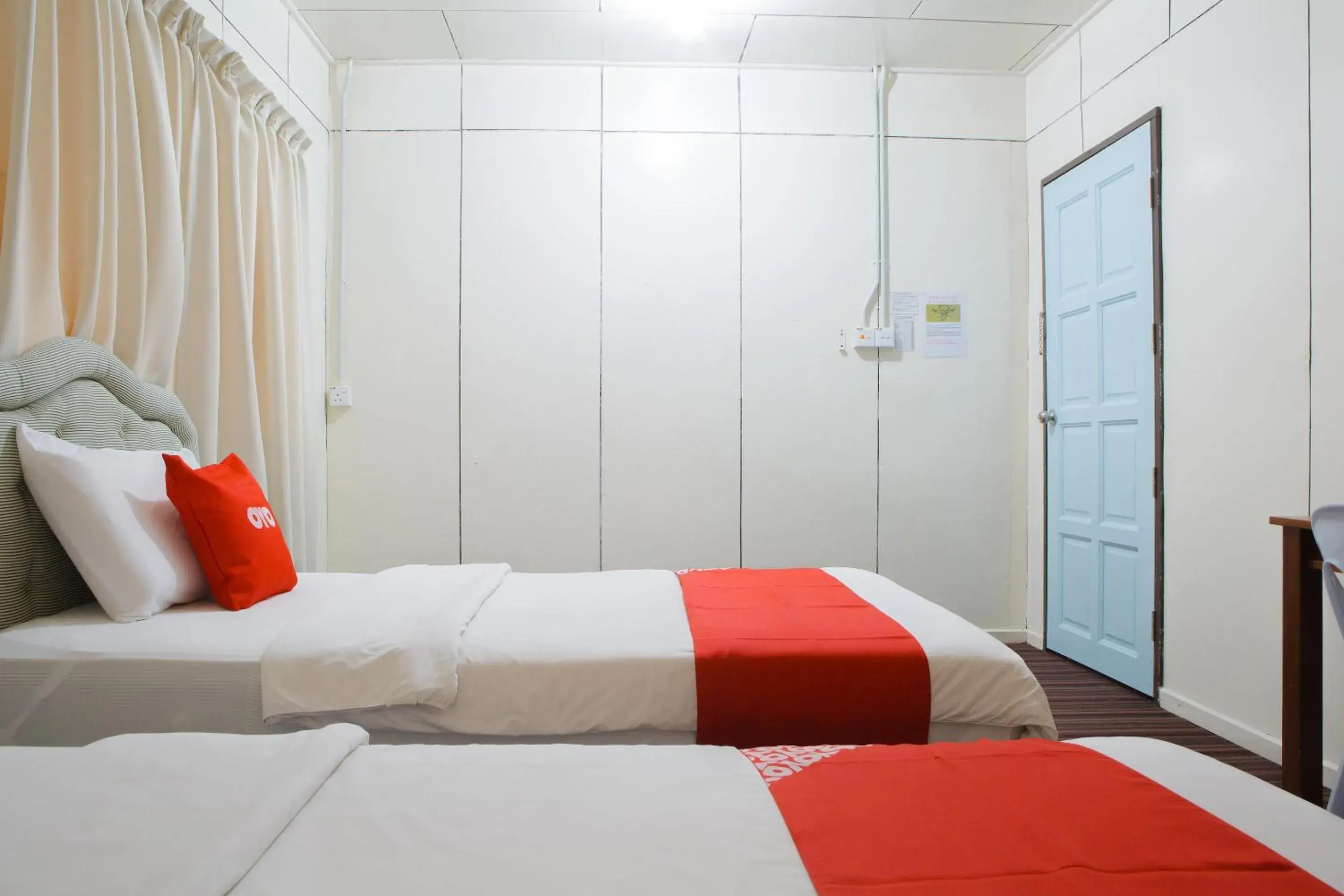 Bedroom, Bed in The 7 Lodge Tambunan