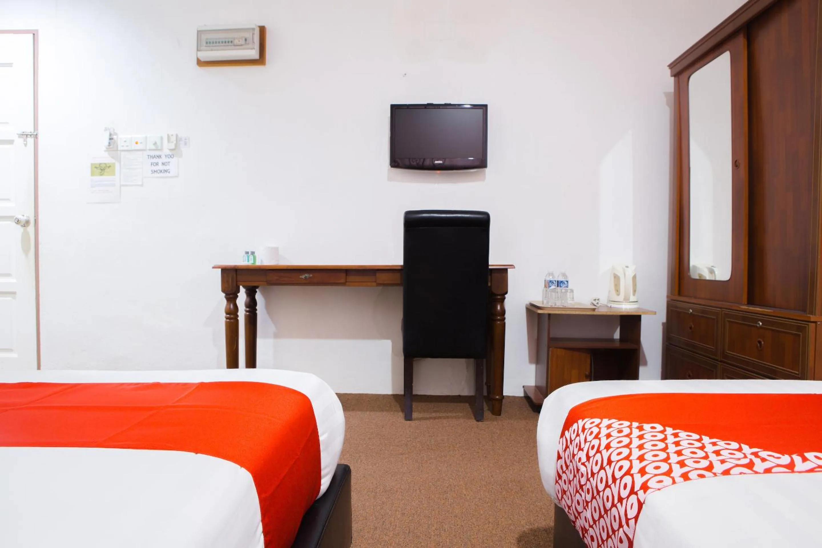 Bedroom, Bed in Hotel O The 7 Lodge Tambunan