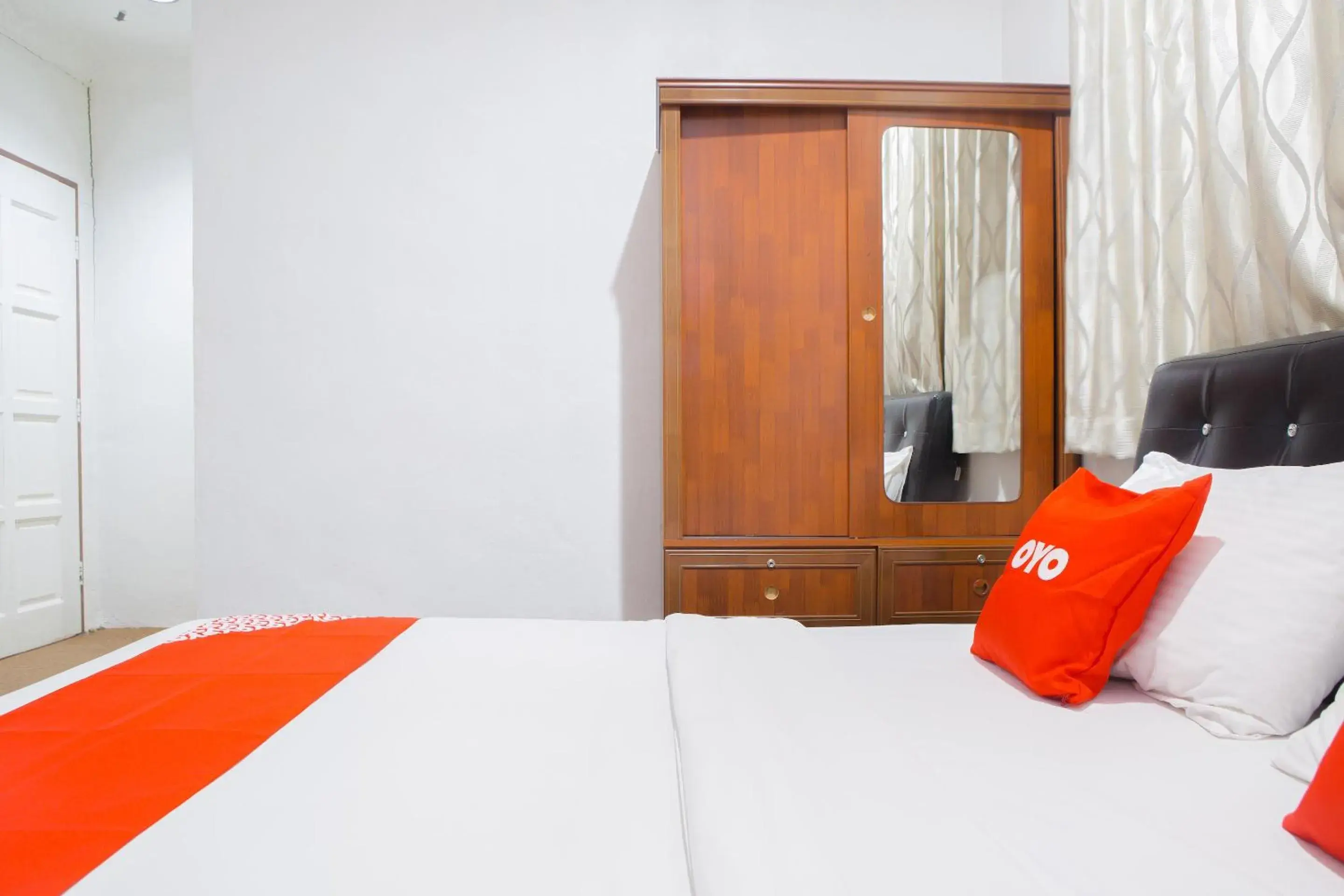 Bedroom, Bed in The 7 Lodge Tambunan