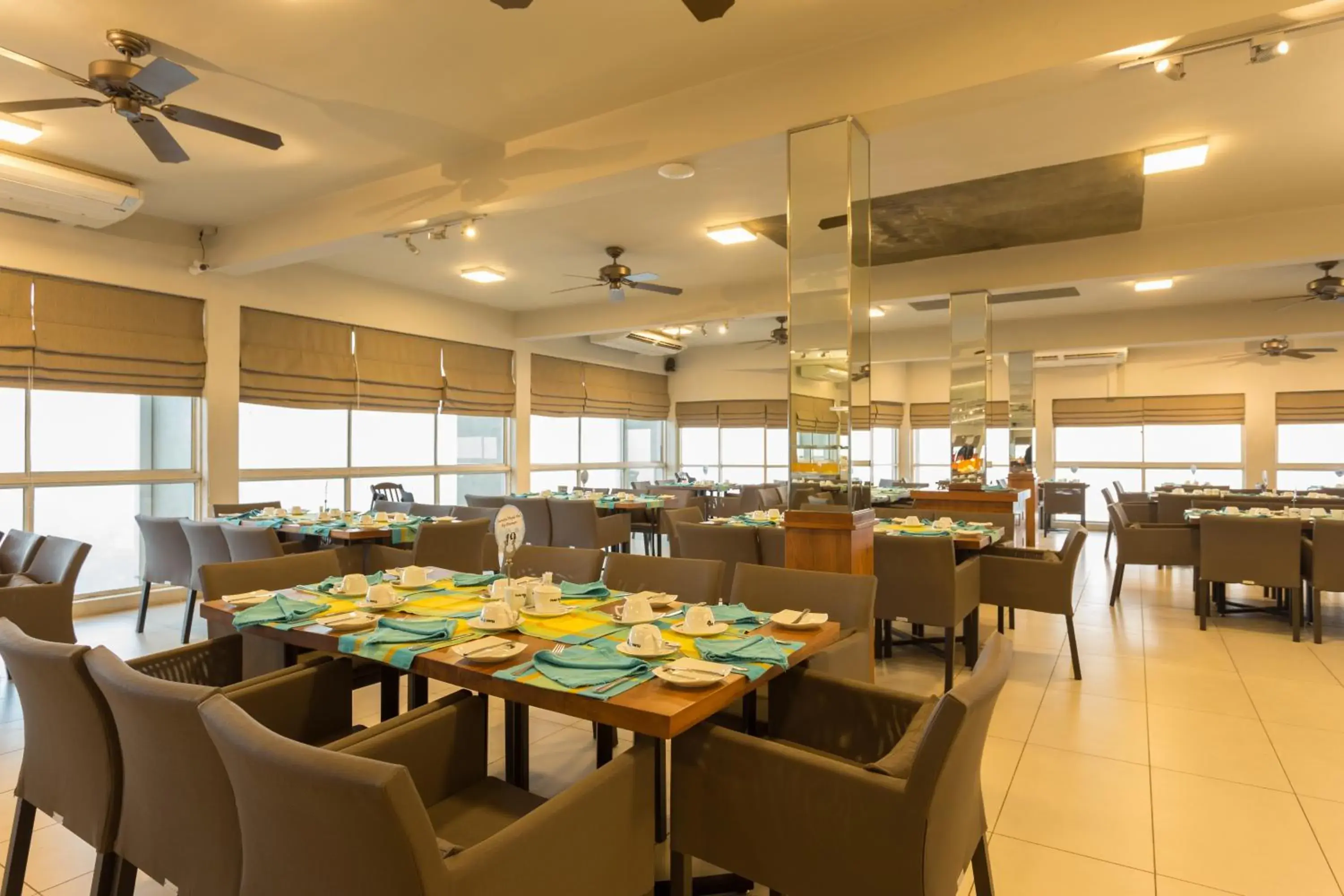 Restaurant/places to eat in Hotel Topaz Restaurant/places to eat in Hotel Topaz