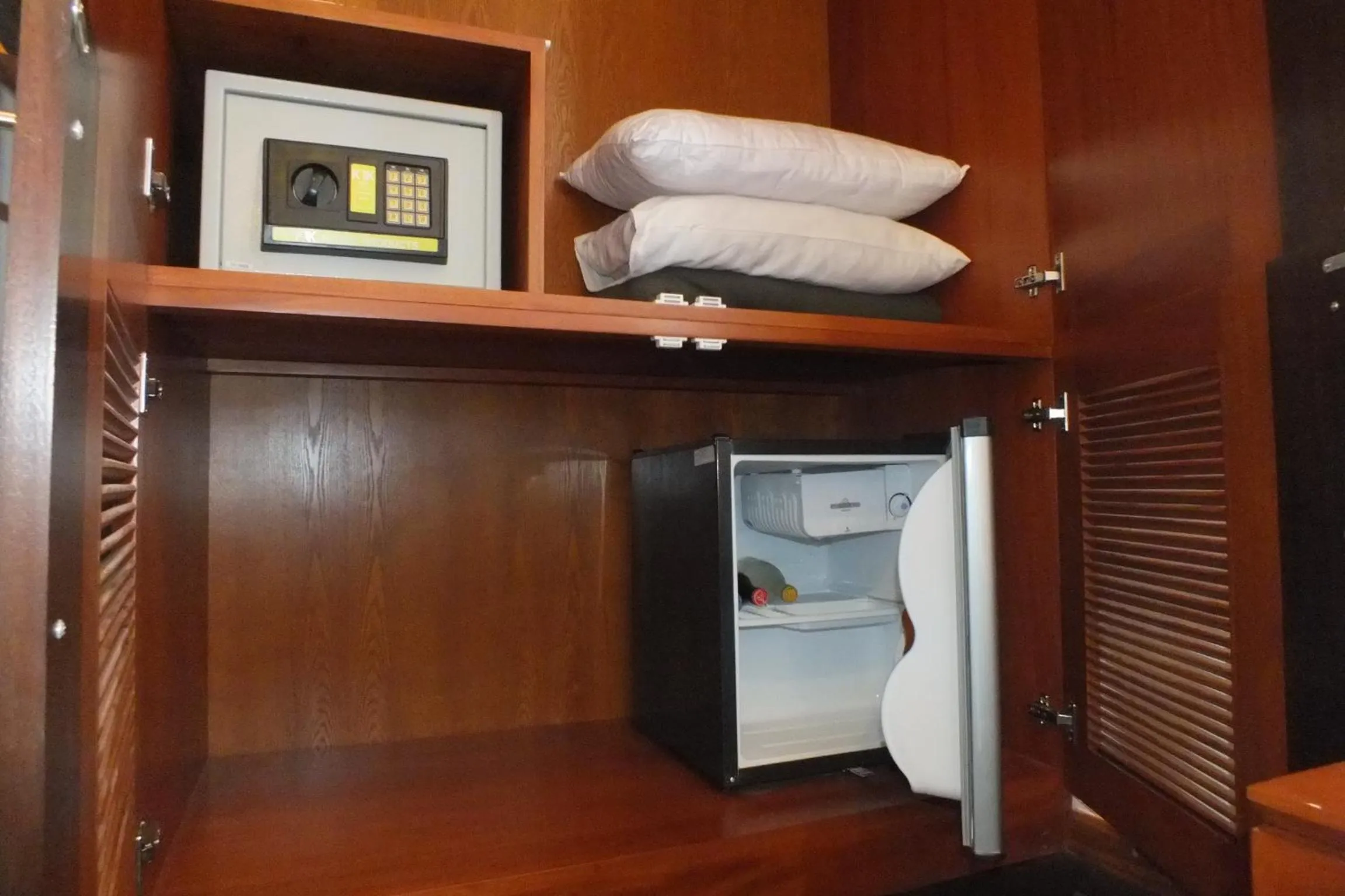 Decorative detail in Hotel Topaz