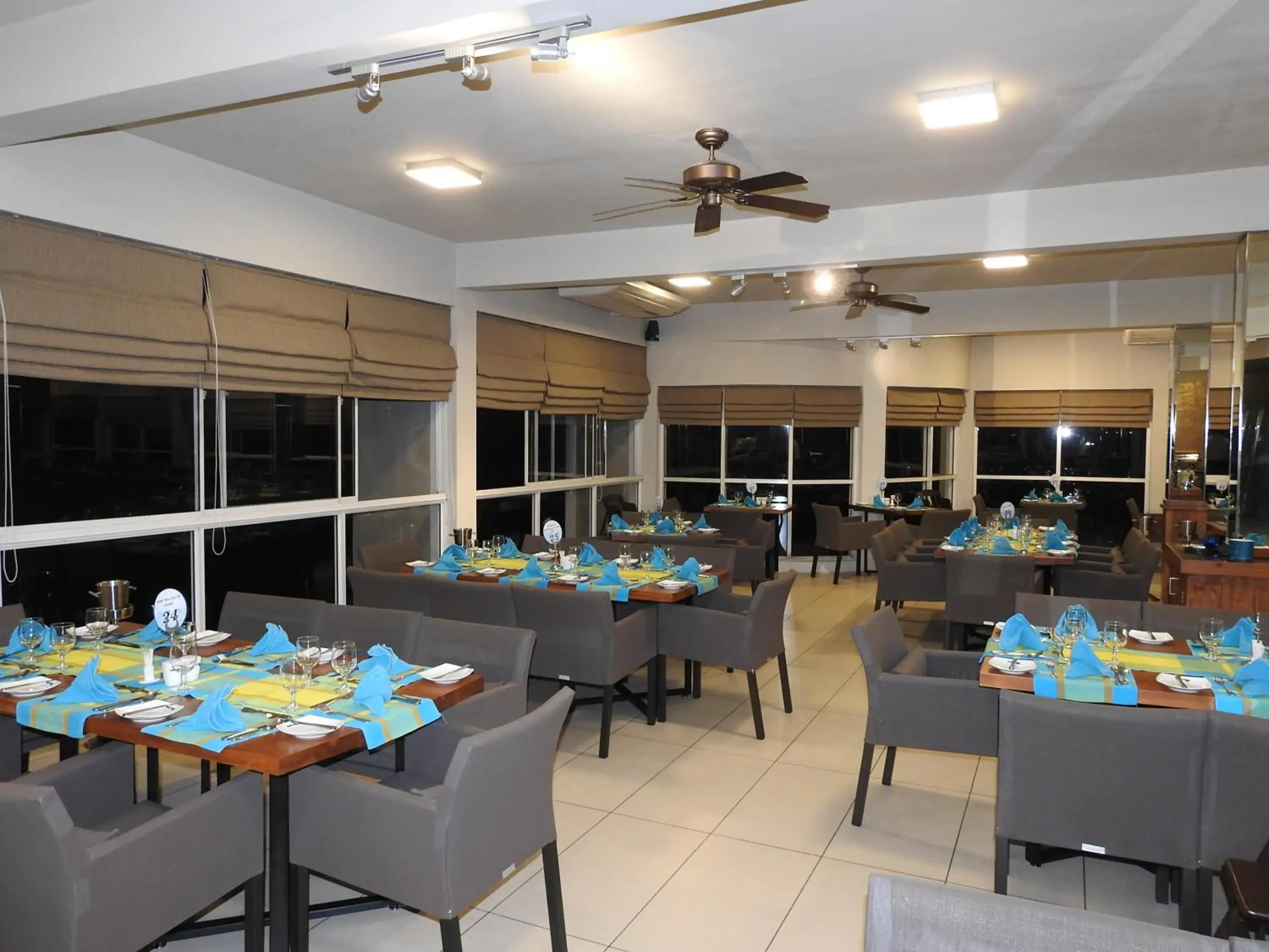 Restaurant/places to eat in Hotel Topaz Restaurant/places to eat in Hotel Topaz