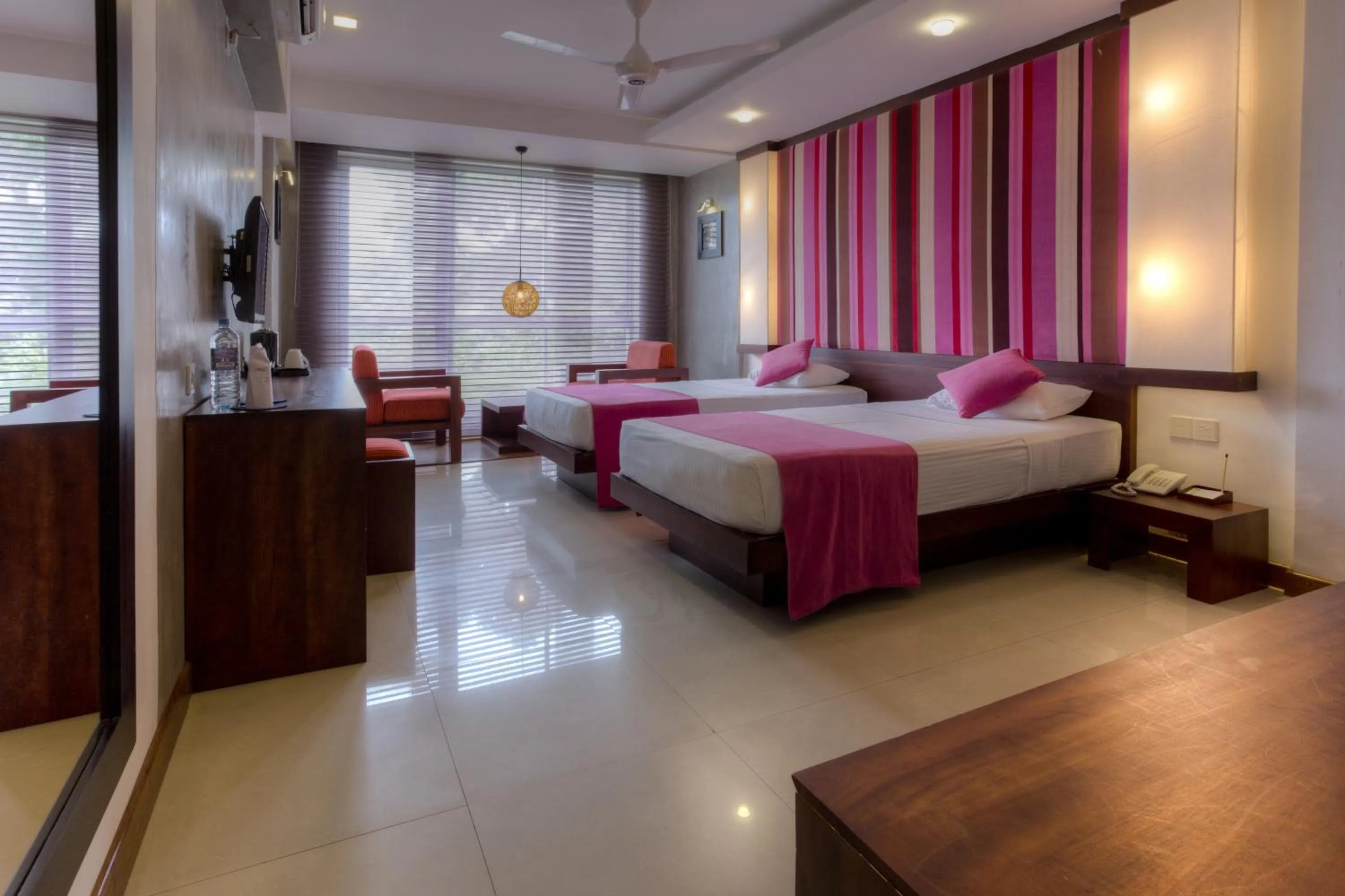 Bedroom, Bed in Hotel Topaz