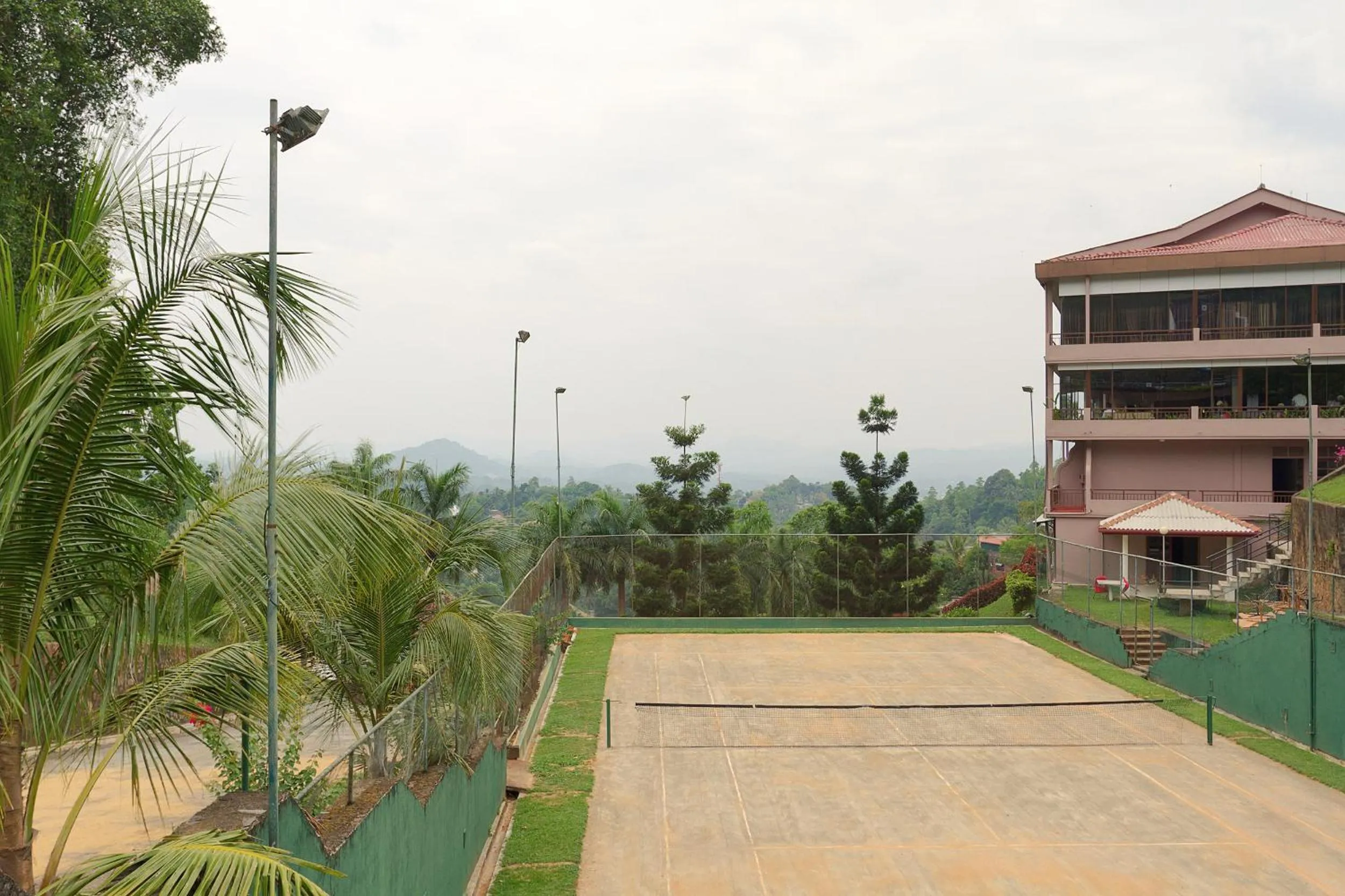 Tennis court in Hotel Topaz