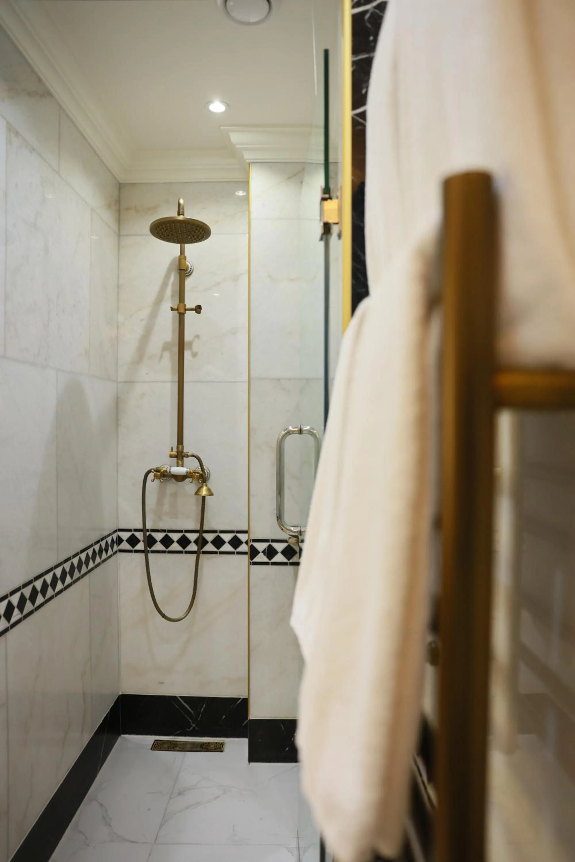 Shower in Golden Palace Hotel Yerevan