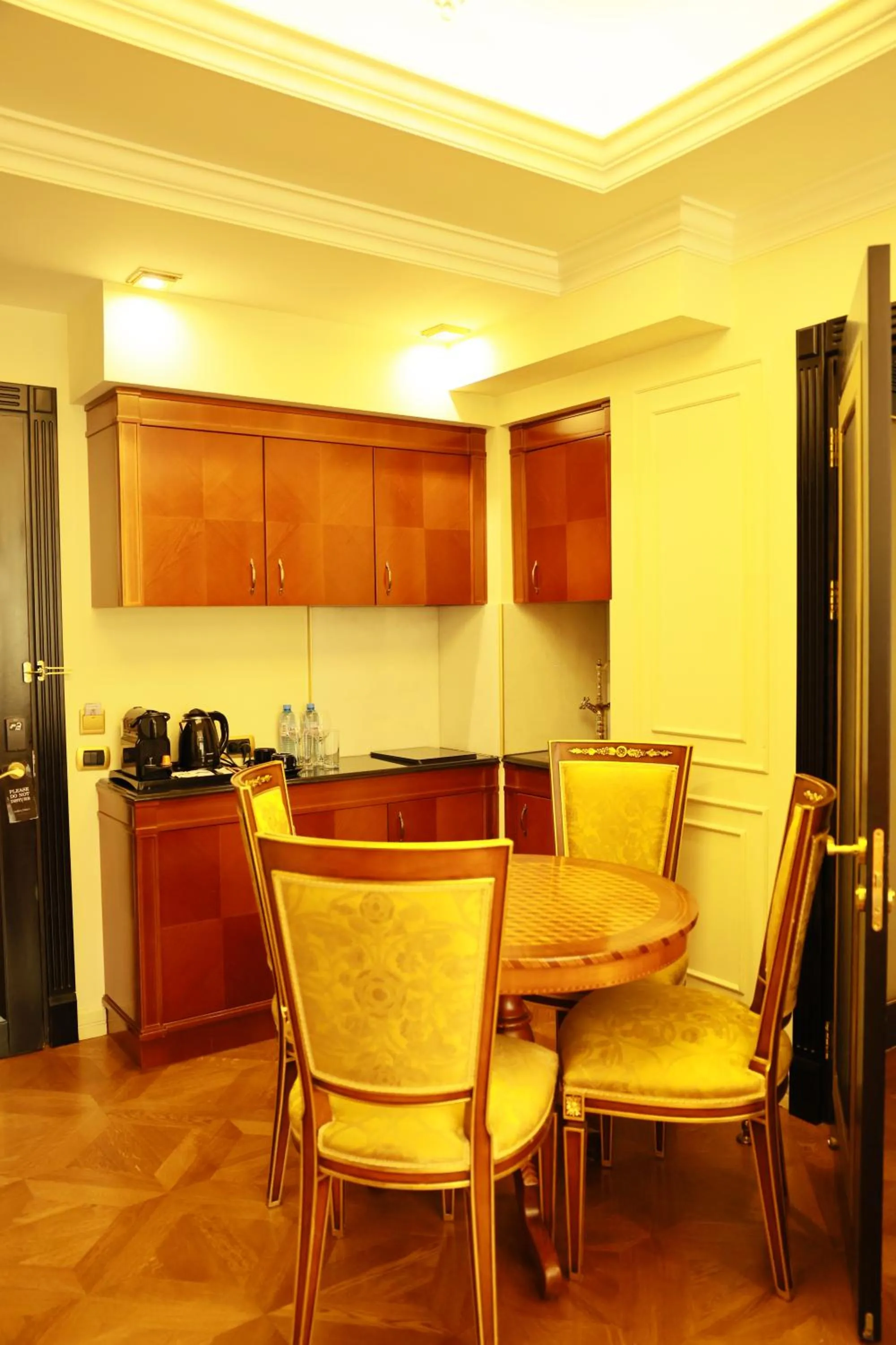 Kitchen or kitchenette in Golden Palace Hotel Yerevan