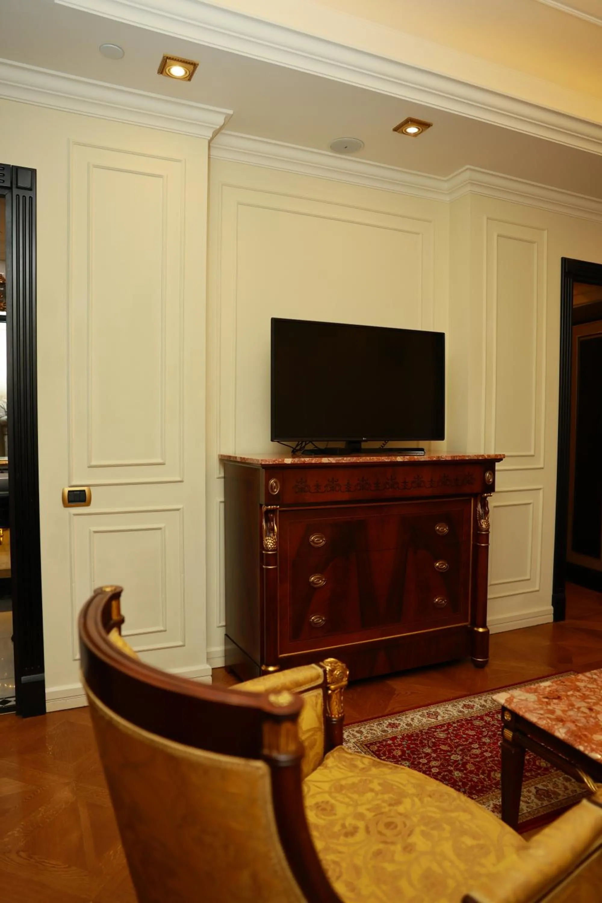TV and multimedia in Golden Palace Hotel Yerevan