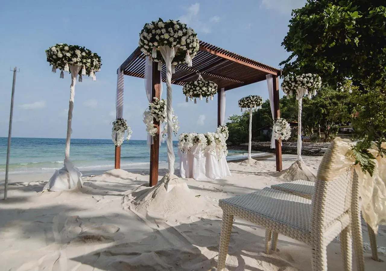 Restaurant/places to eat in Ao Cho Grandview Hideaway Resort Restaurant/places to eat in Ao Cho Grandview Hideaway Resort