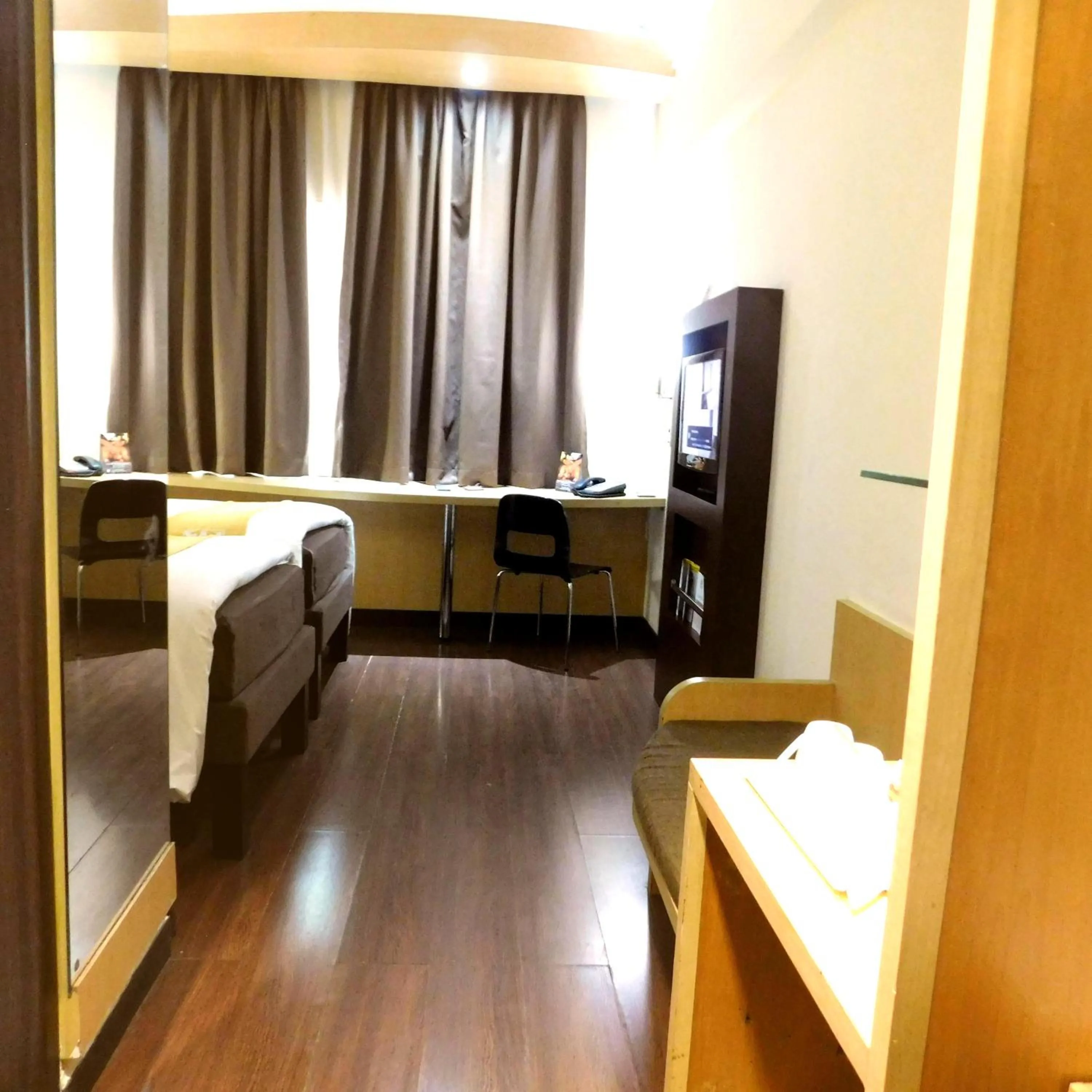 Bed in Tamarin Hotel Jakarta manage by Vib Hospitality Management