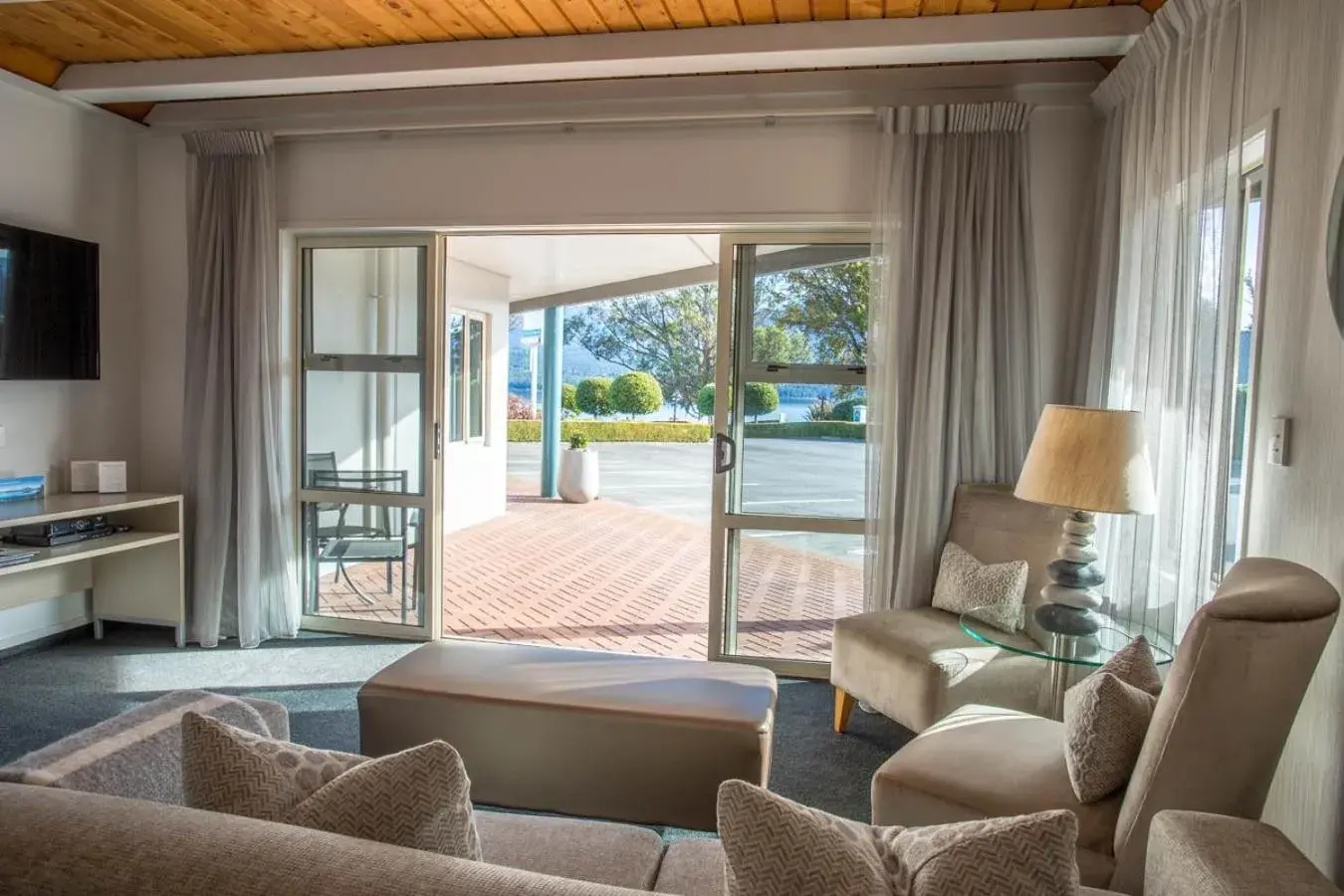 Superior Suite - Ground Floor in Radfords on the Lake Superior Suite - Ground Floor in Radfords on the Lake