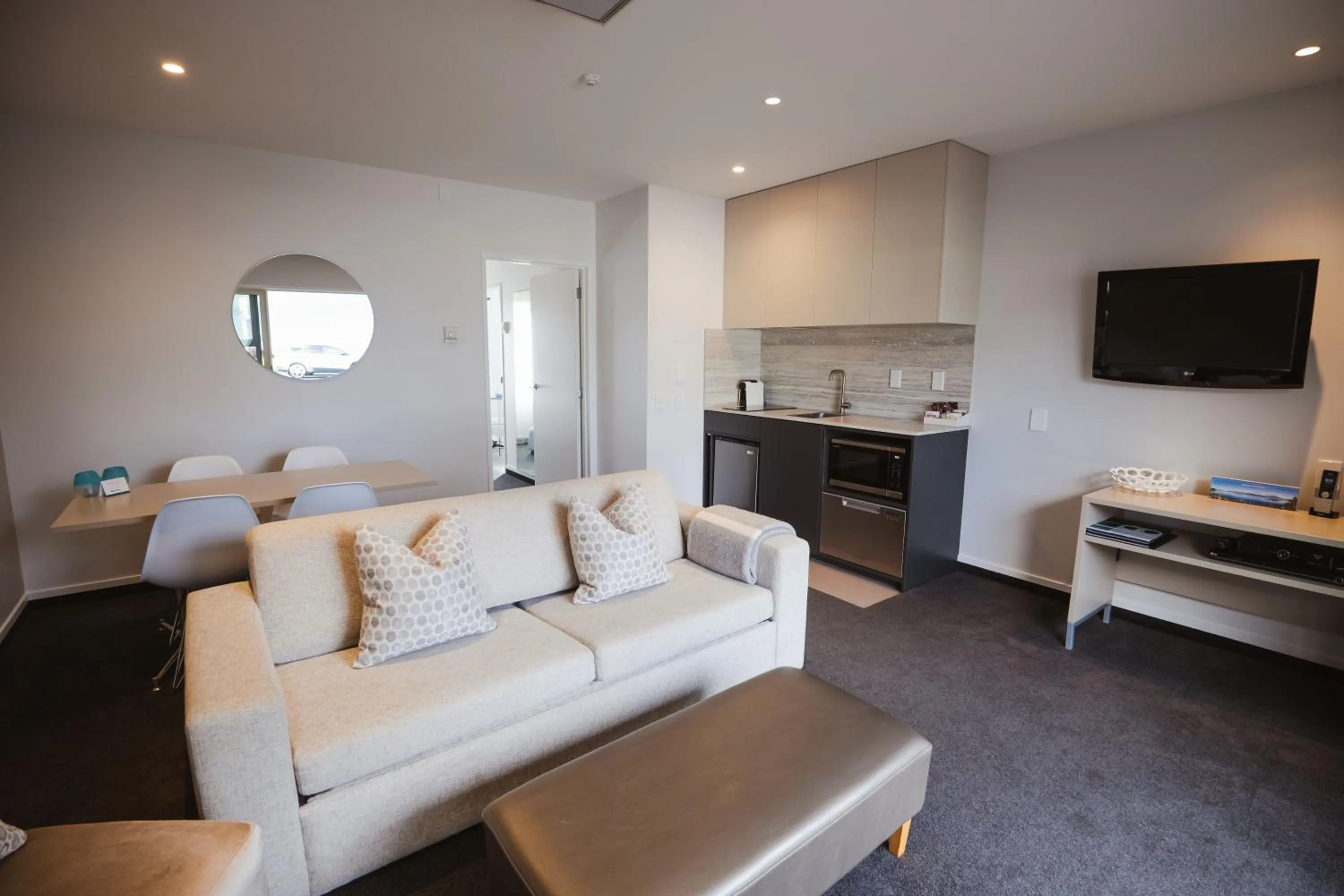 TV and multimedia, Bed in Radfords on the Lake