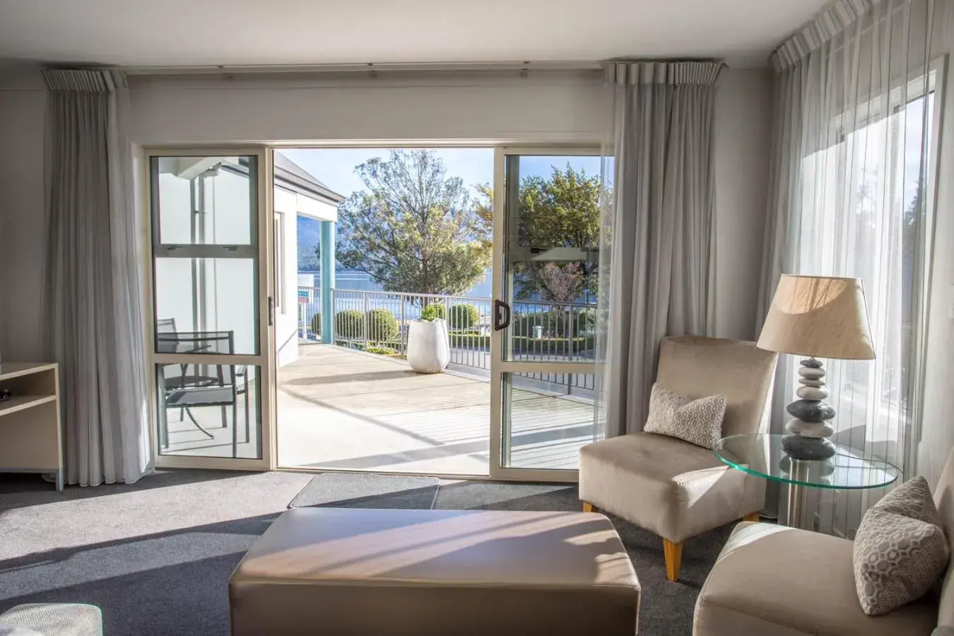 Suite with Lake View in Radfords on the Lake Suite with Lake View in Radfords on the Lake