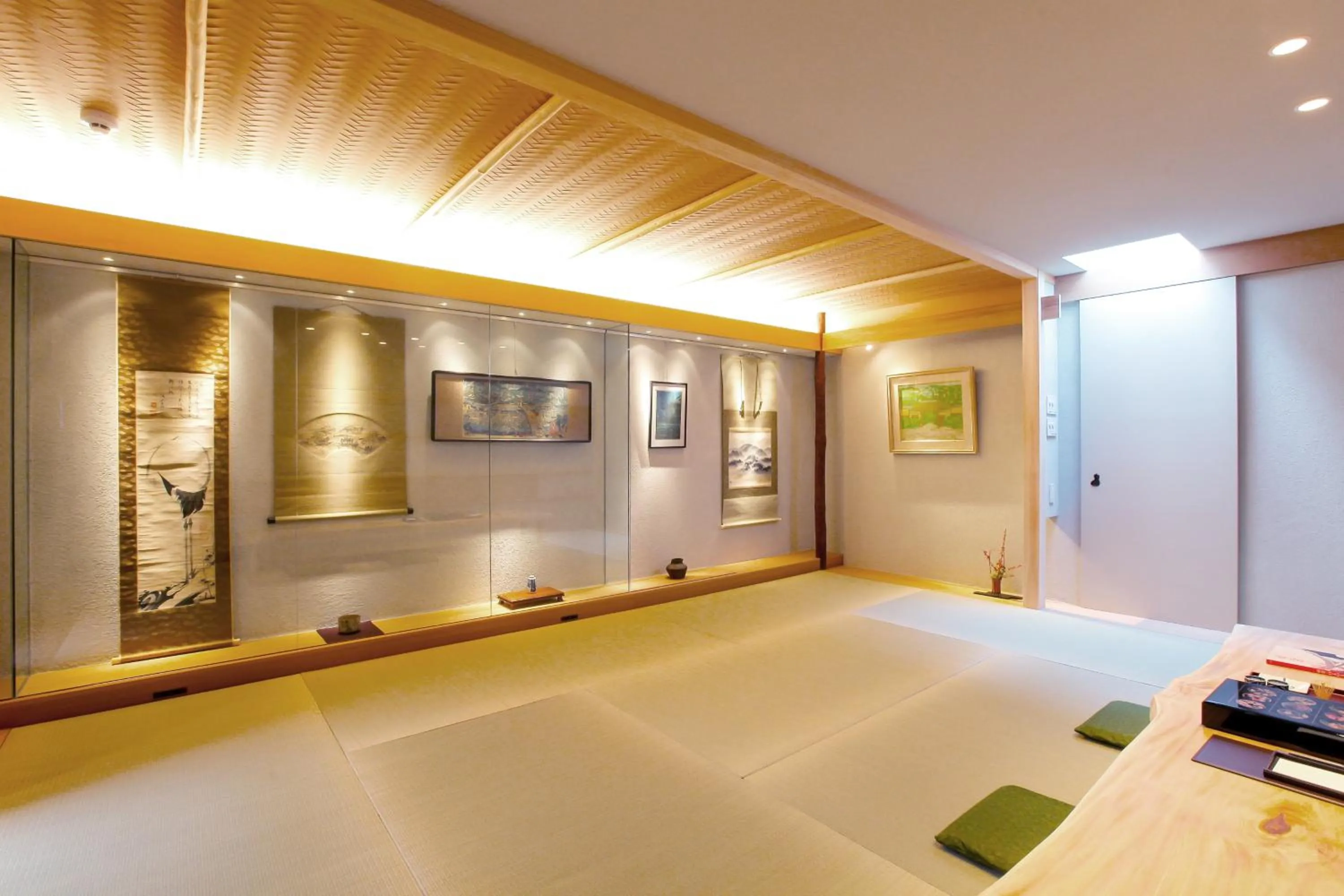 Photo of the whole room, Bed in Luxury Condo Shikine An Gion Shirakawa