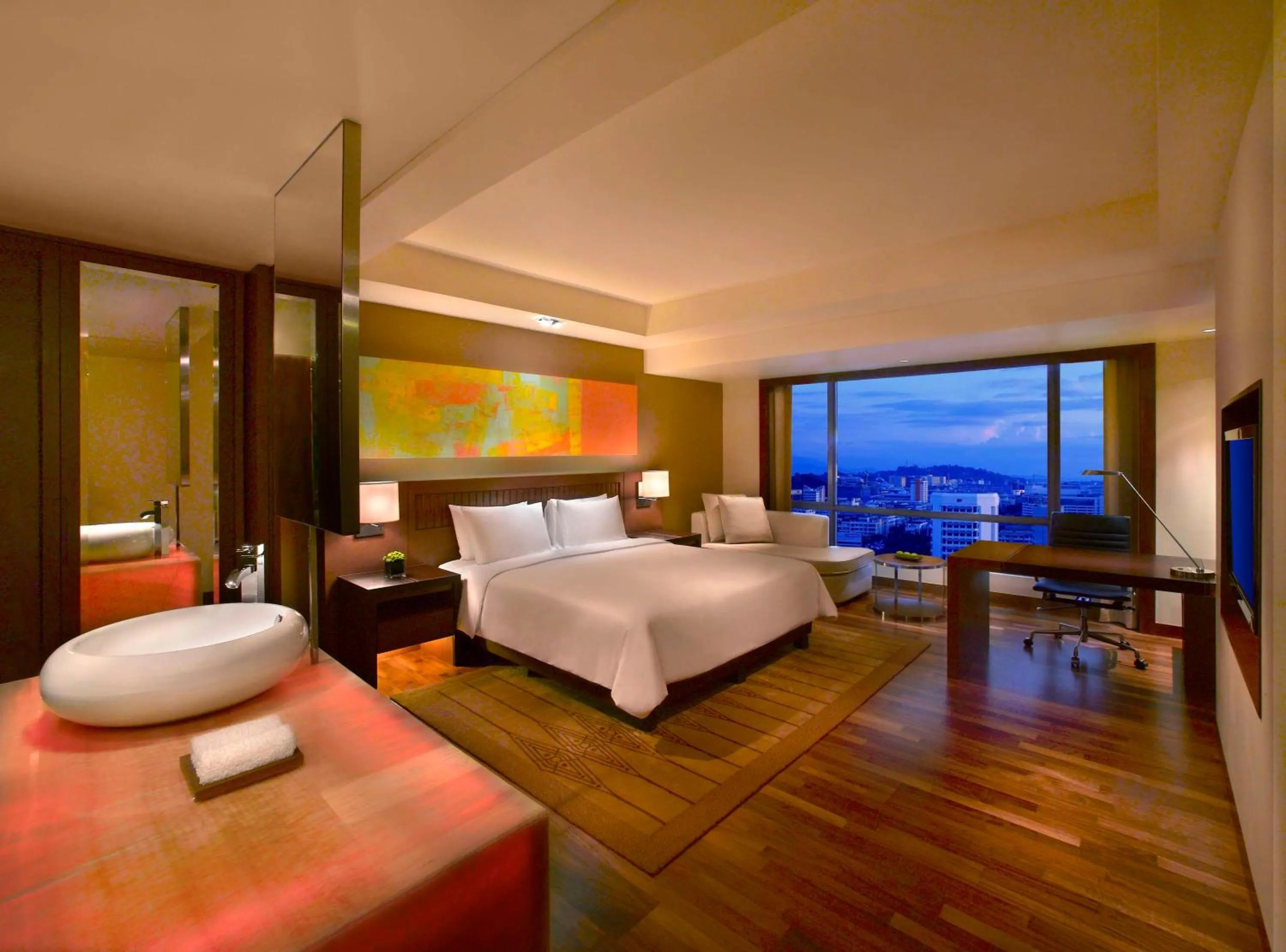 Bedroom, Bed in Hyatt Regency Kinabalu