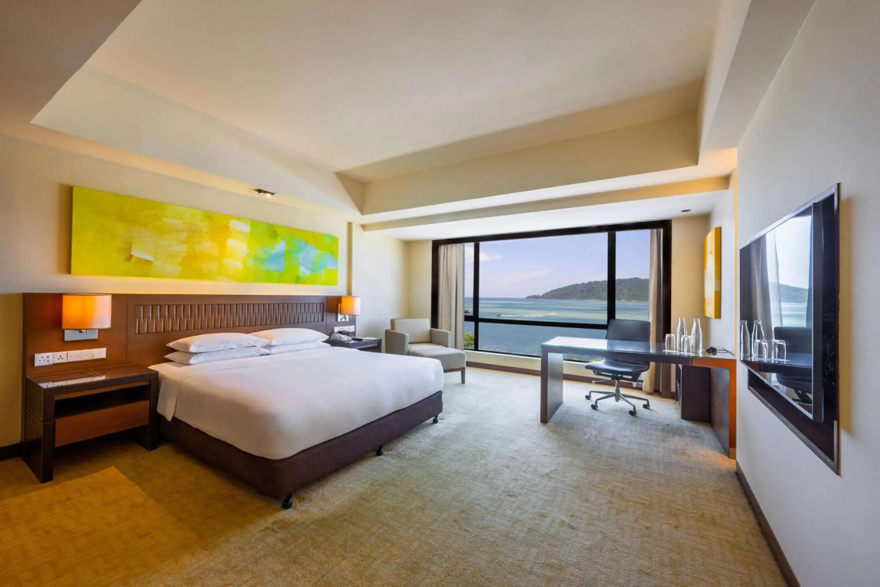 View (from property/room), Bed in Hyatt Regency Kinabalu View (from property/room), Bed in Hyatt Regency Kinabalu