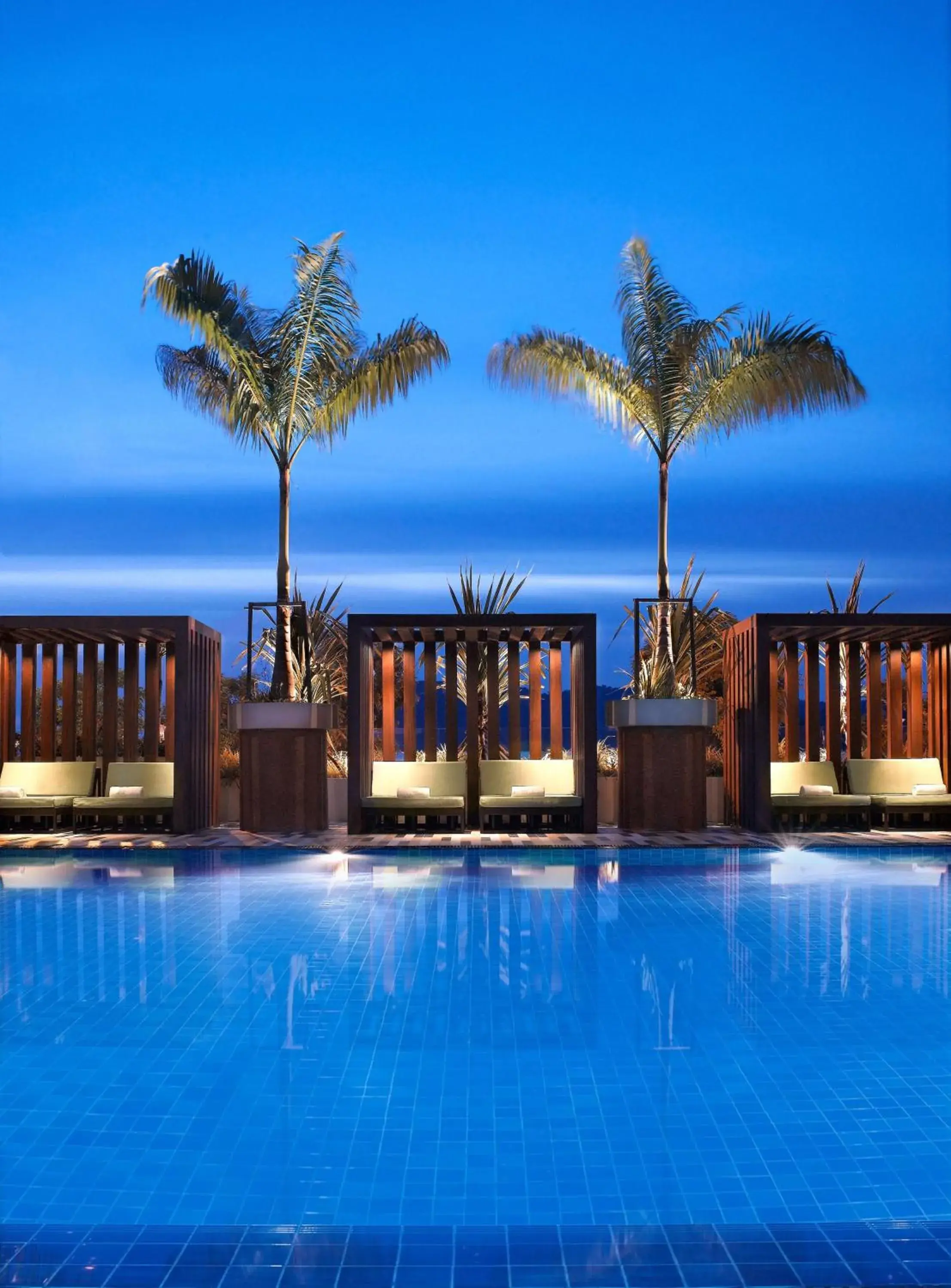 Swimming pool in Hyatt Regency Kinabalu Swimming pool in Hyatt Regency Kinabalu