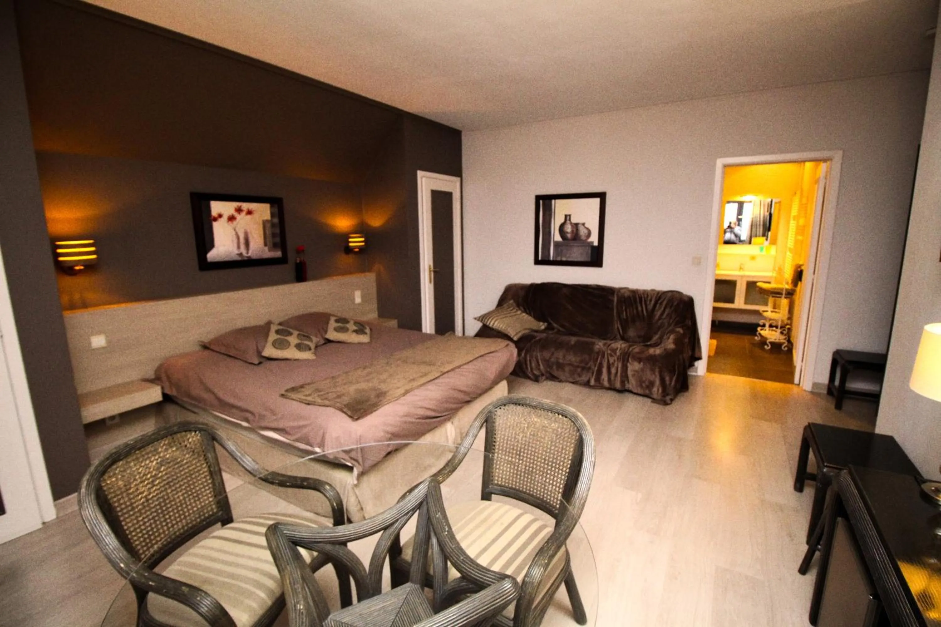 Bedroom, Bed in Les Alisiers
