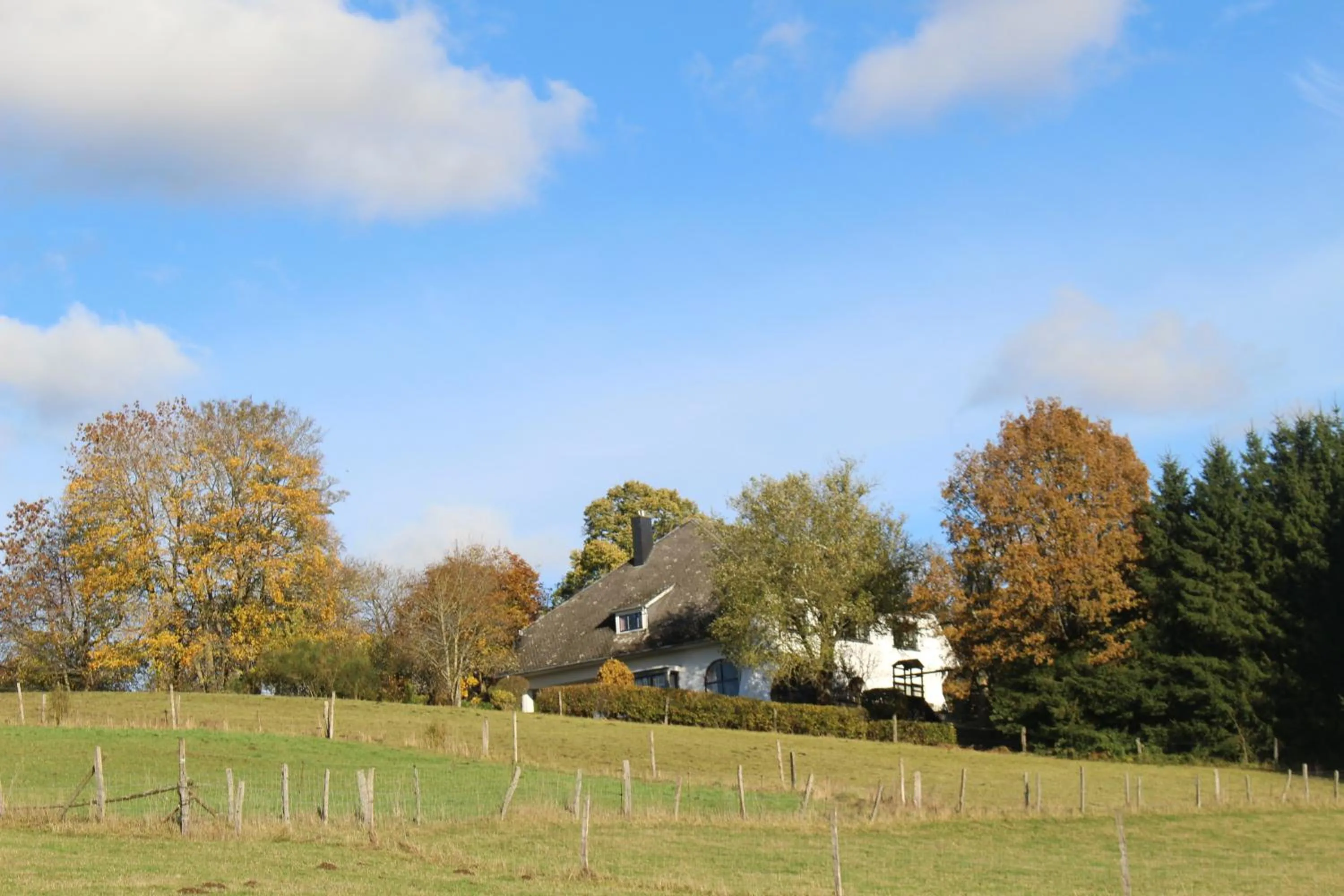 Property building in Les Alisiers