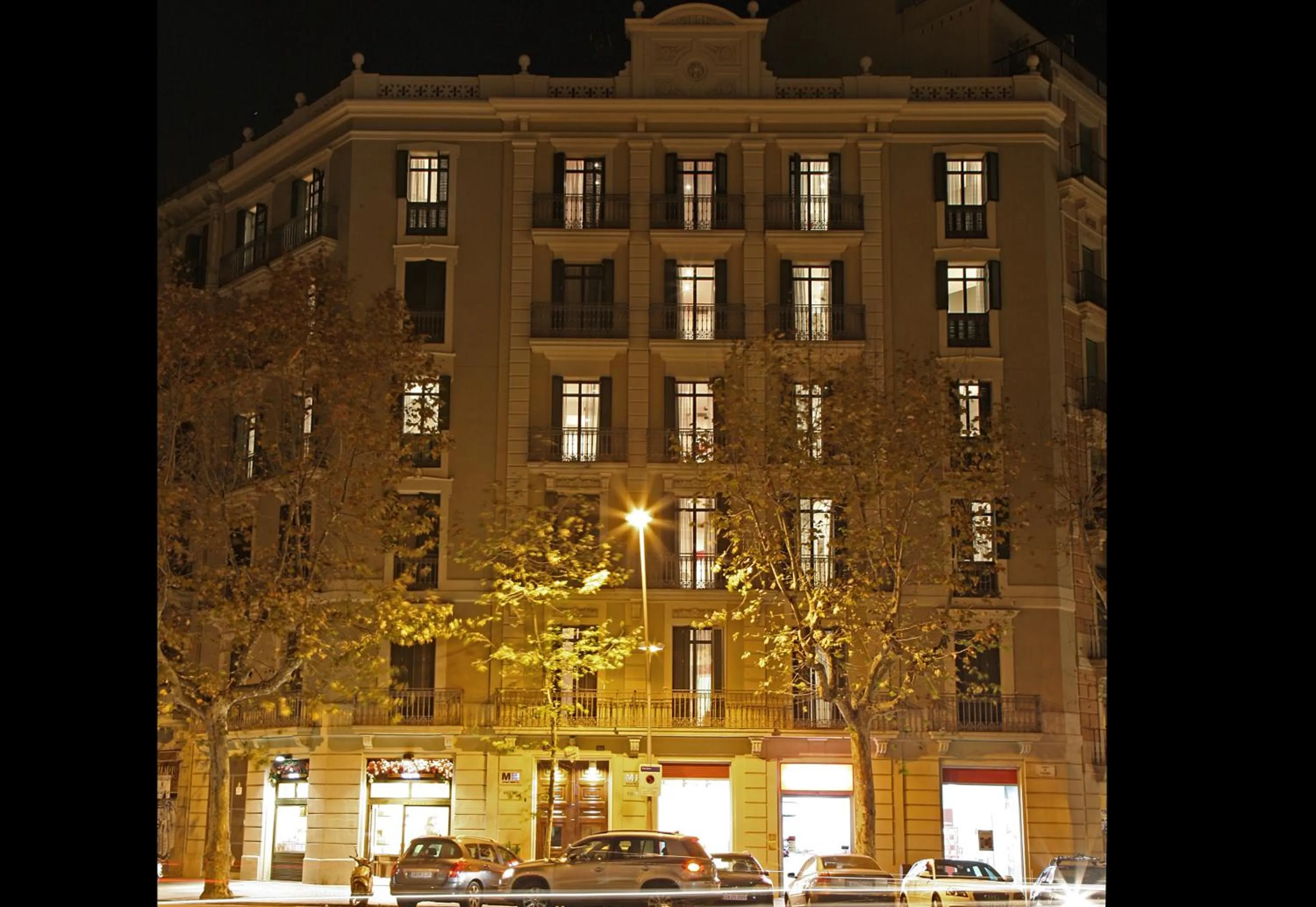 Facade/entrance in MH Apartments Suites