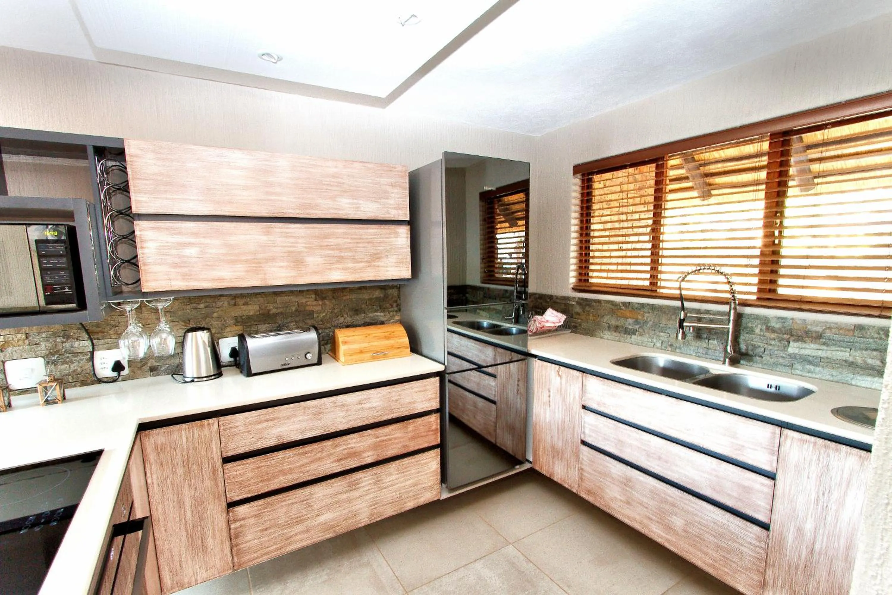 Kitchen or kitchenette in Kruger Park Lodge Unit No. 509