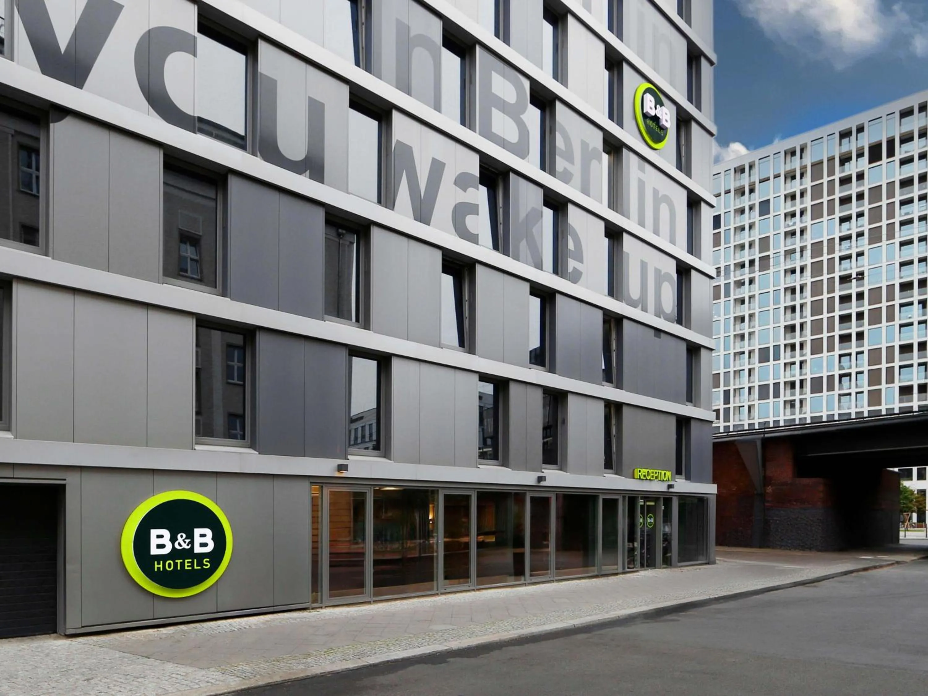 Property building in B&B HOTEL Berlin-Alexanderplatz