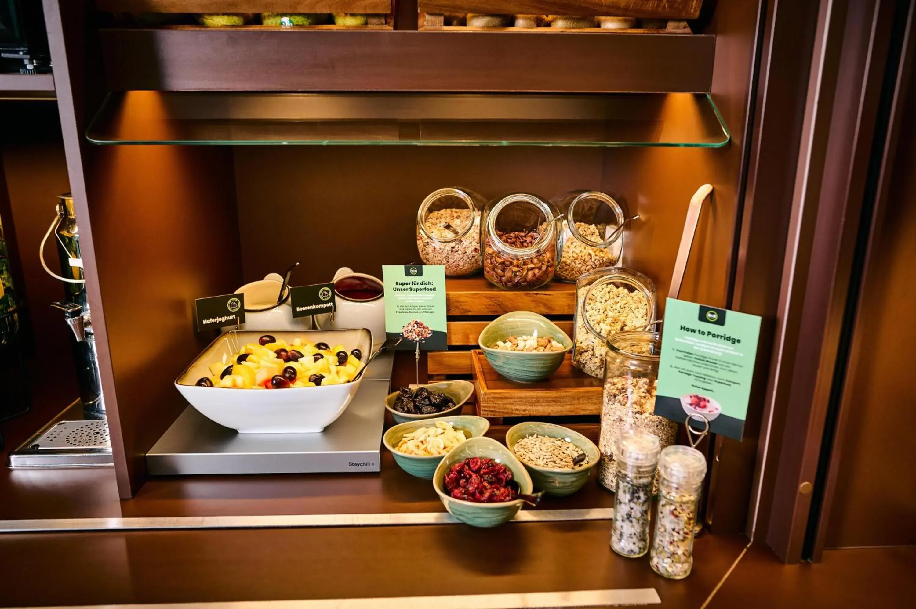 Restaurant/places to eat in B&B HOTEL Berlin-Alexanderplatz Restaurant/places to eat in B&B HOTEL Berlin-Alexanderplatz