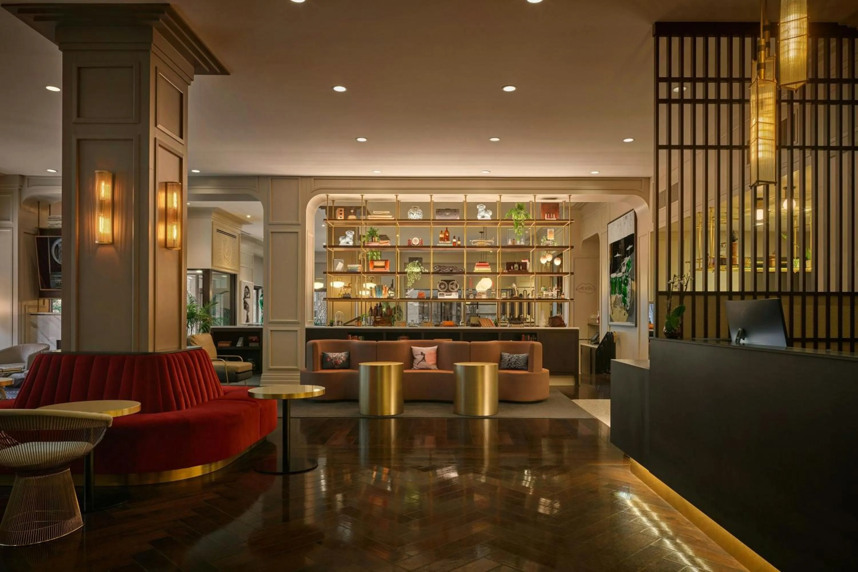 Lounge or bar in Renaissance Saint Elm Dallas Downtown Hotel
