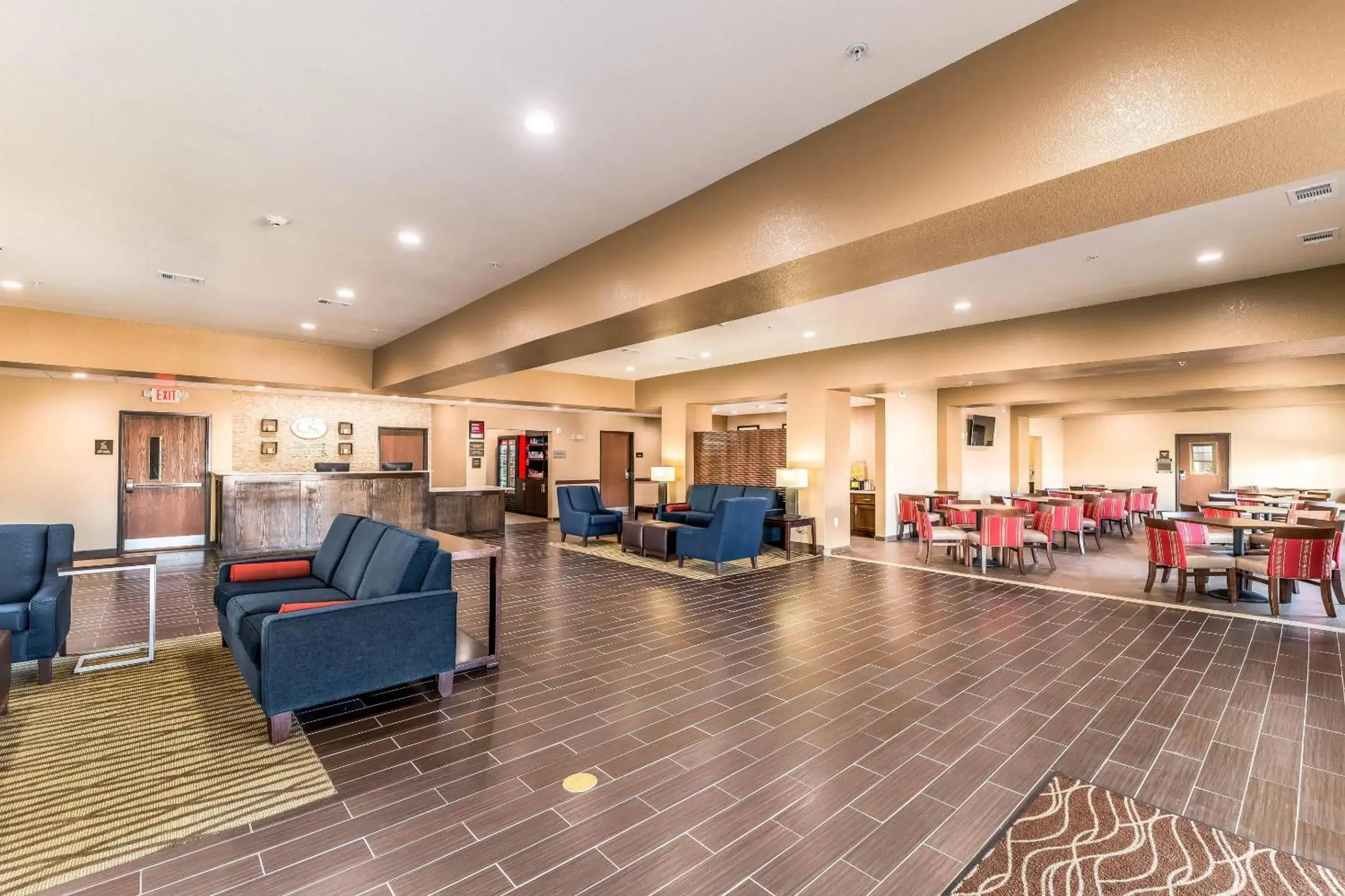 Lobby or reception in Comfort Suites Grand Prairie - Arlington North Lobby or reception in Comfort Suites Grand Prairie - Arlington North