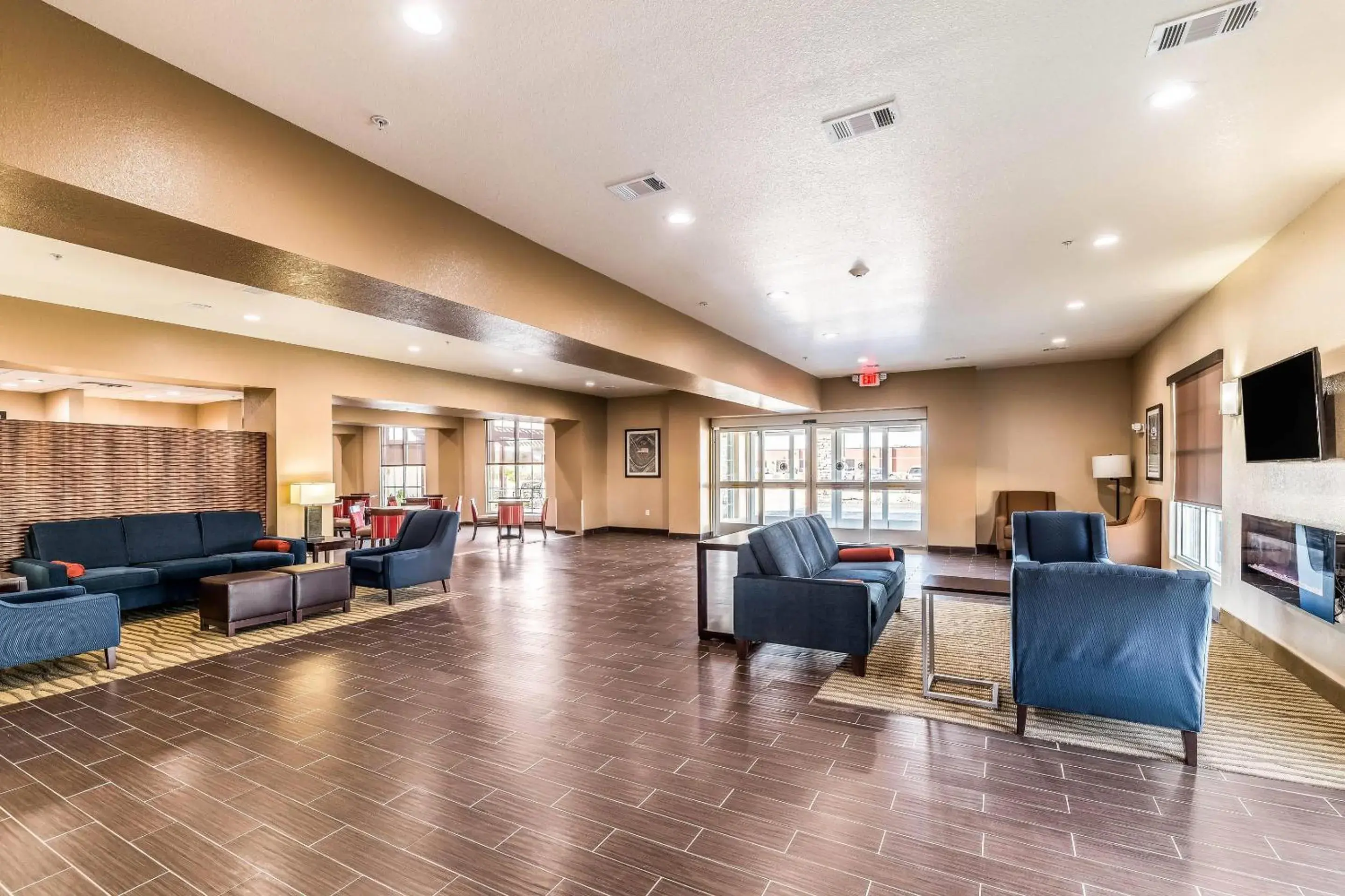 Lobby or reception in Comfort Suites Grand Prairie - Arlington North Lobby or reception in Comfort Suites Grand Prairie - Arlington North
