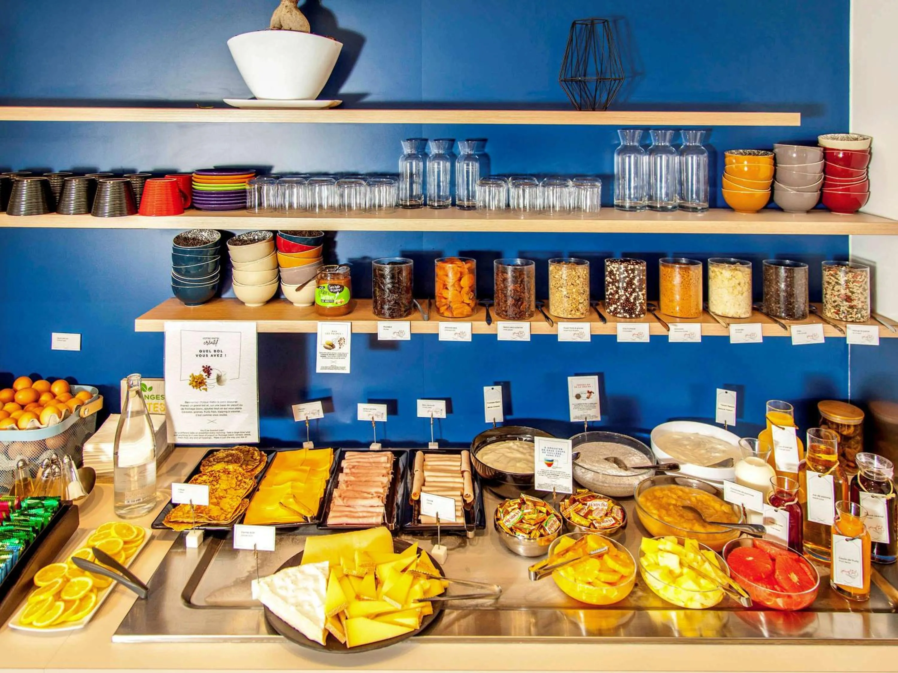 Restaurant/places to eat in ibis Styles Paris Cadet Lafayette