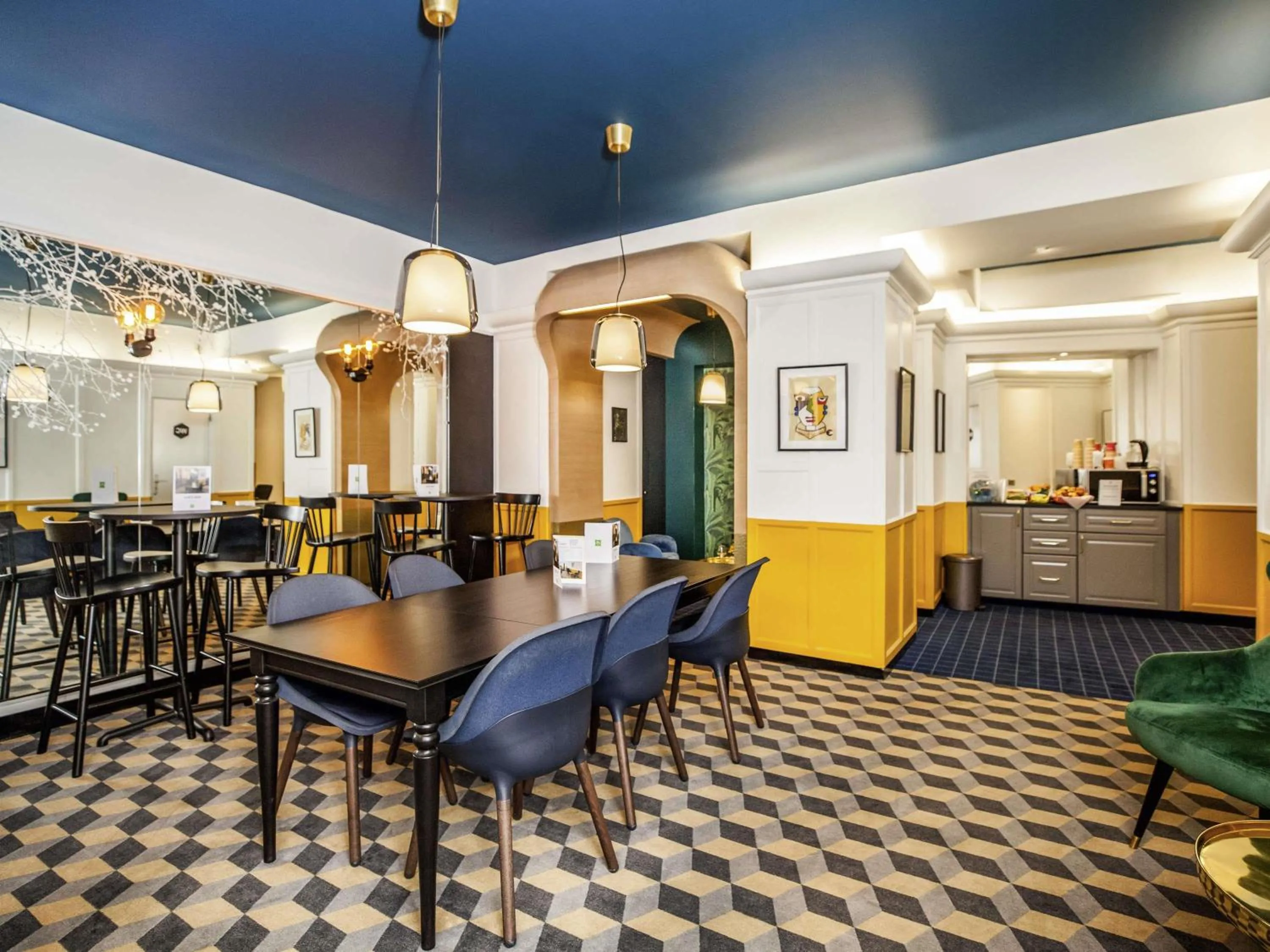 Property building in ibis Styles Paris Cadet Lafayette